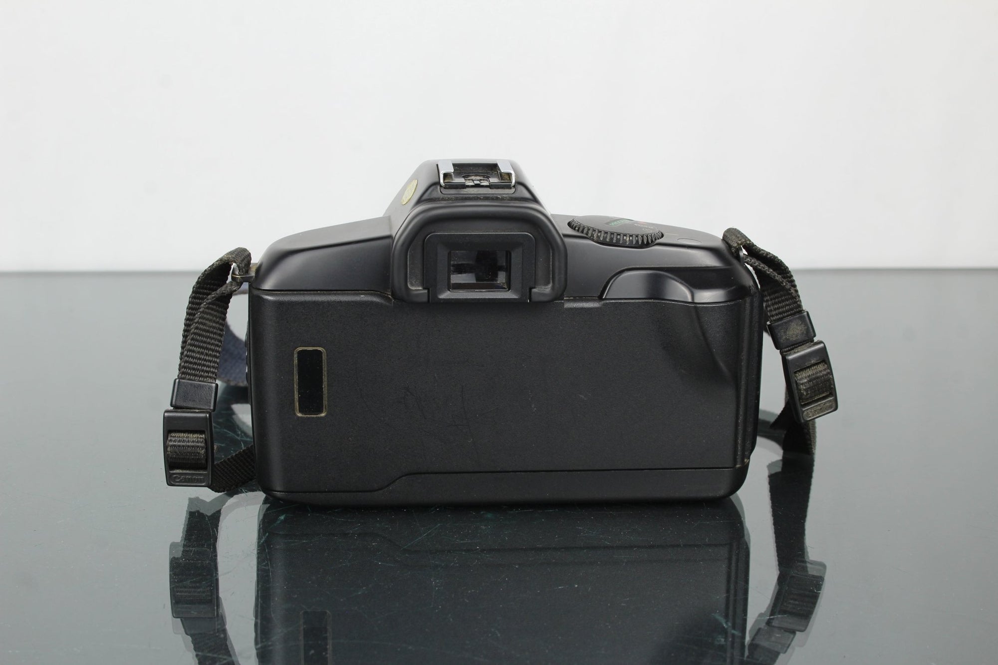 Canon EOS 850 - Dutch|Thrift