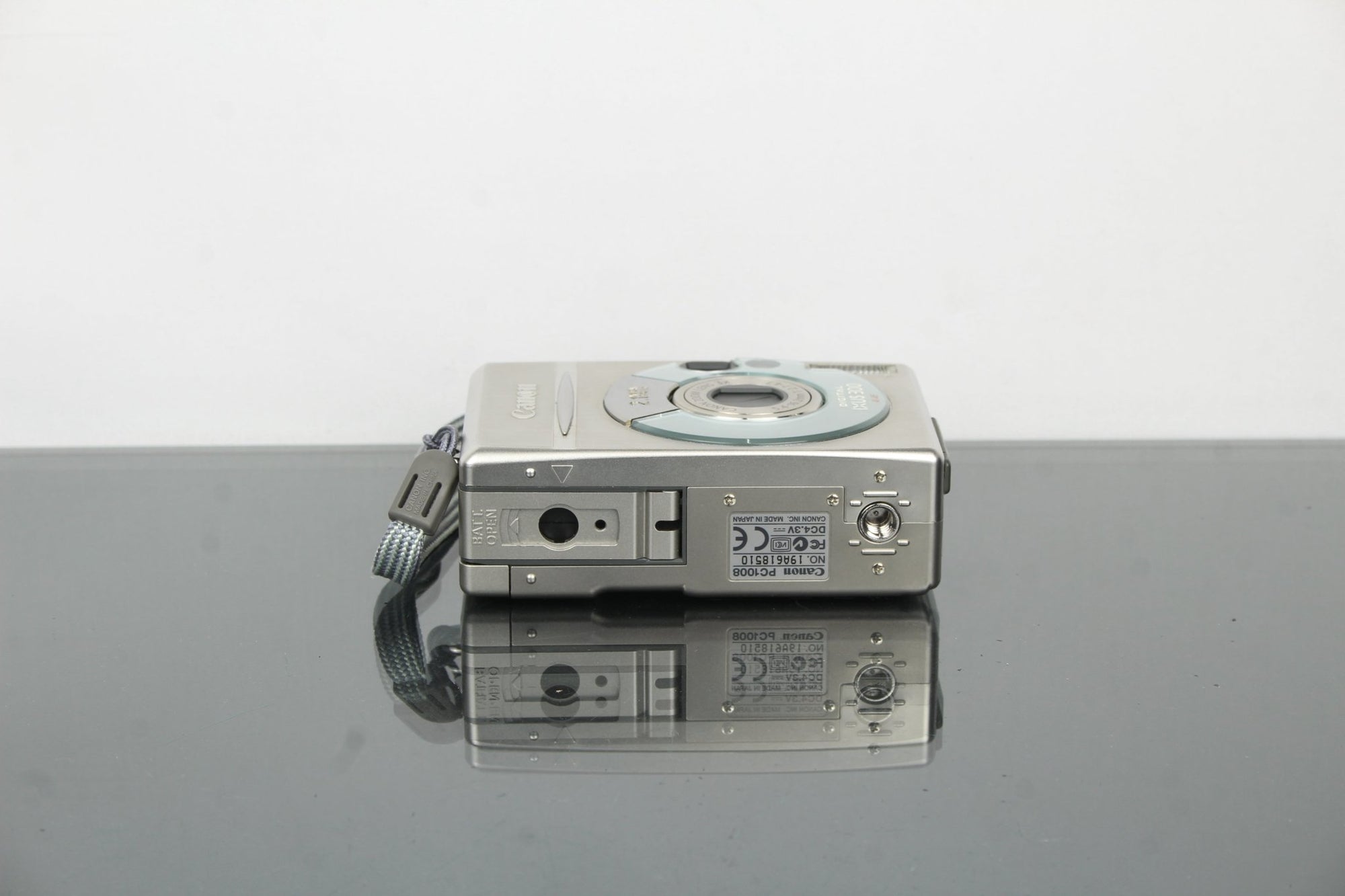 Canon IXUS 300 - Dutch|Thrift
