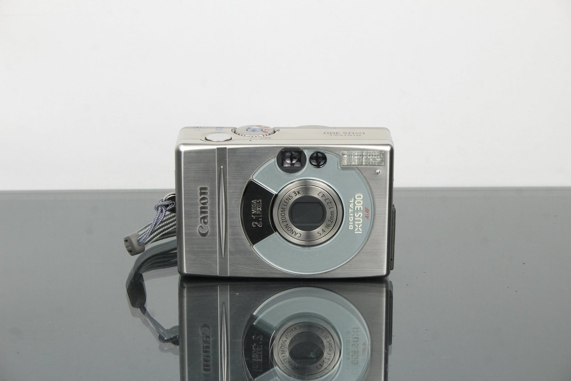 Canon IXUS 300 - Dutch|Thrift