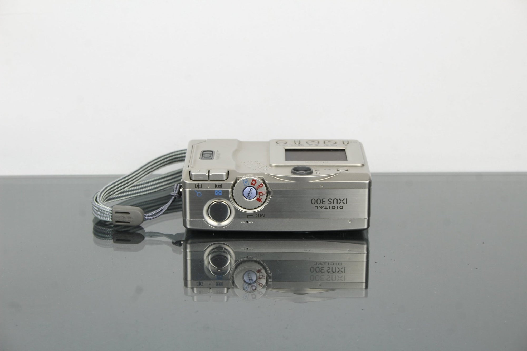 Canon IXUS 300 - Dutch|Thrift