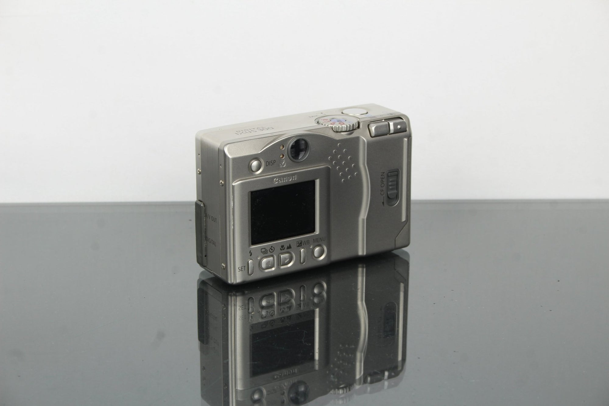 Canon IXUS 300 - Dutch|Thrift