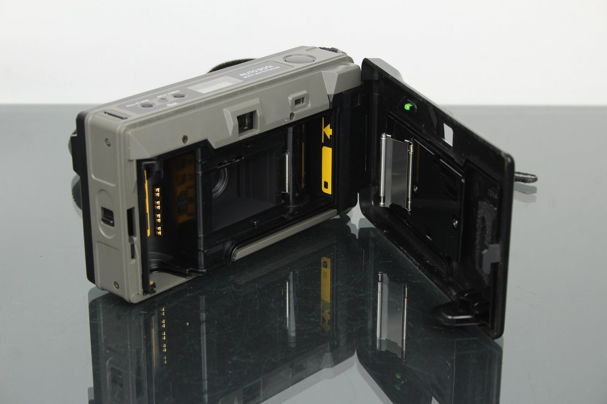 Chinon Auto 3001 - Dutch|Thrift