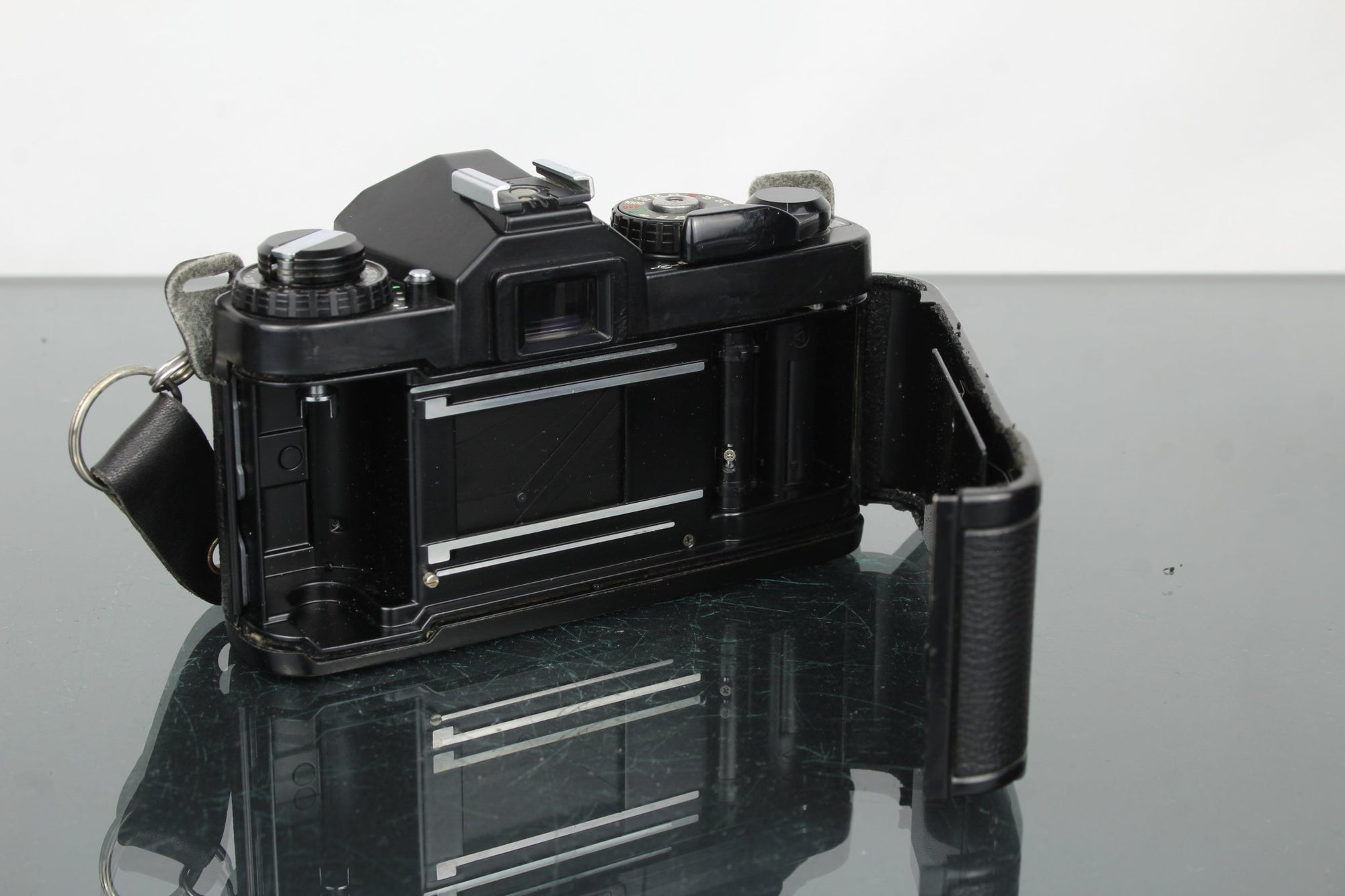 Chinon CE - 4 + Chinon 1:1.9 50mm - Dutch|Thrift