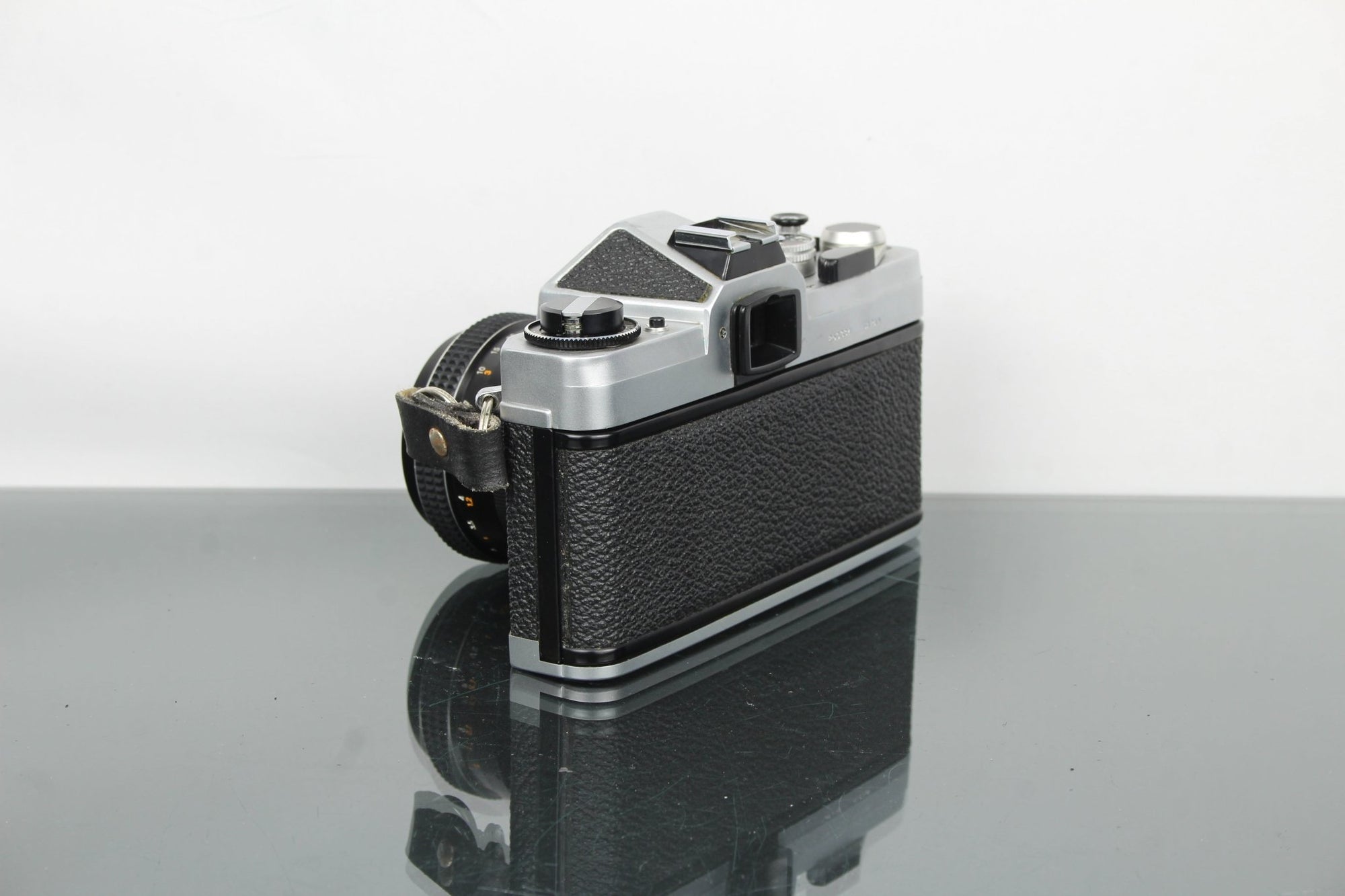 Chinon CX2 + Auto Chinon 55mm 1.7 lens - Dutch|Thrift