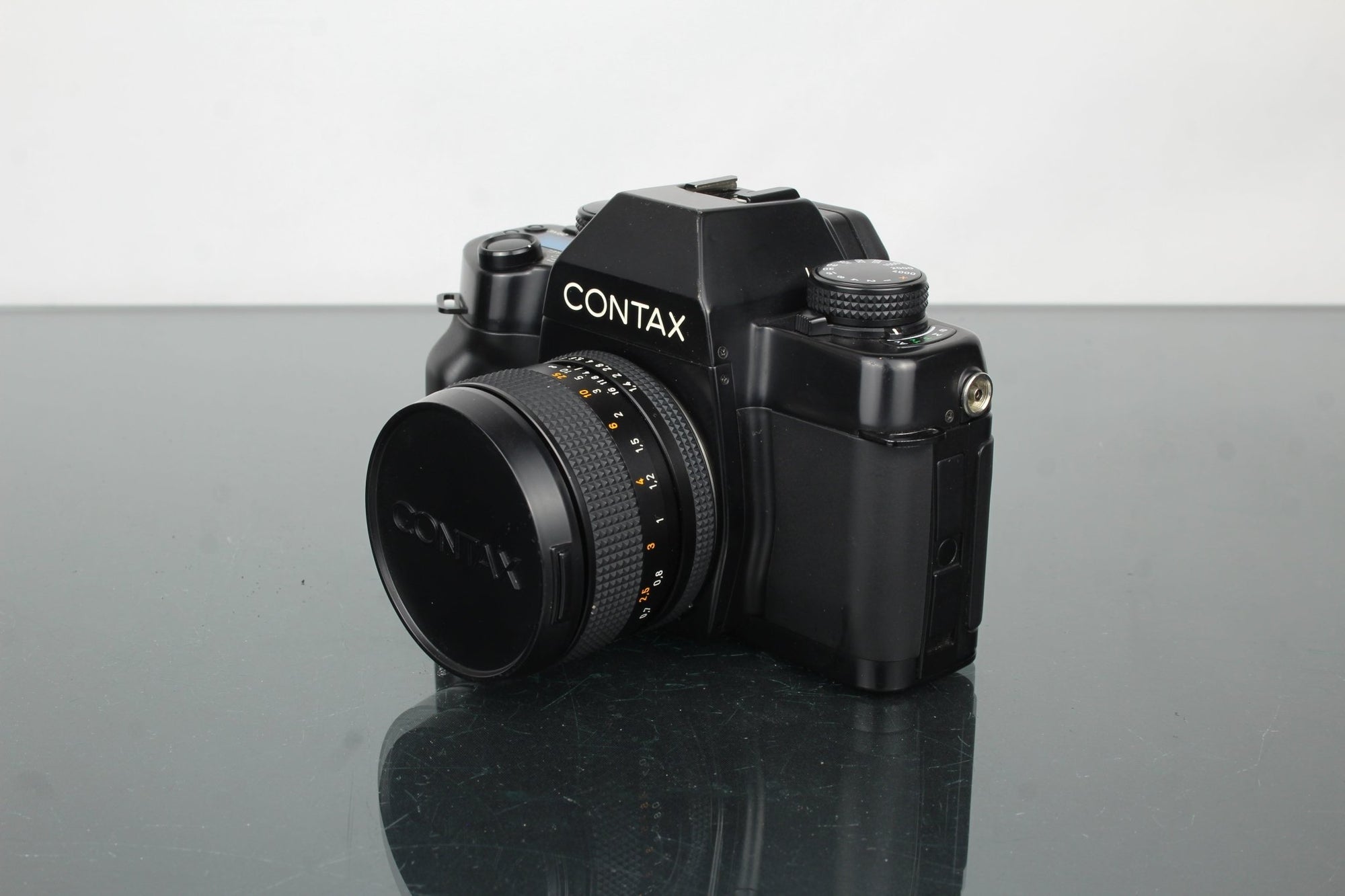 Contax ST + Carl Zeiss 1.4/50mm Lens - Dutch|Thrift