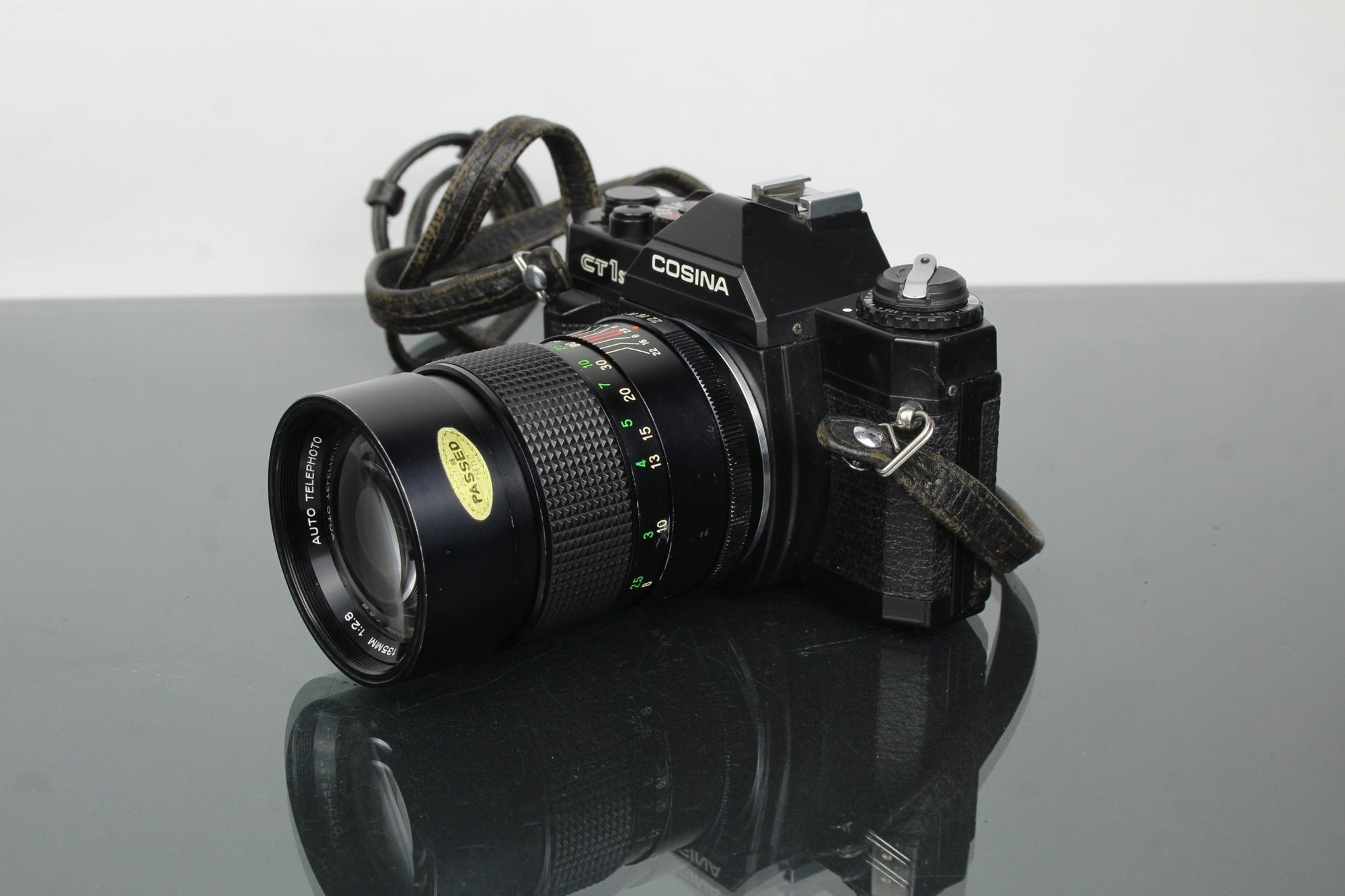 Cosina CT1 Super + 135mm 1:2.8 Vivitar lens - Dutch|Thrift