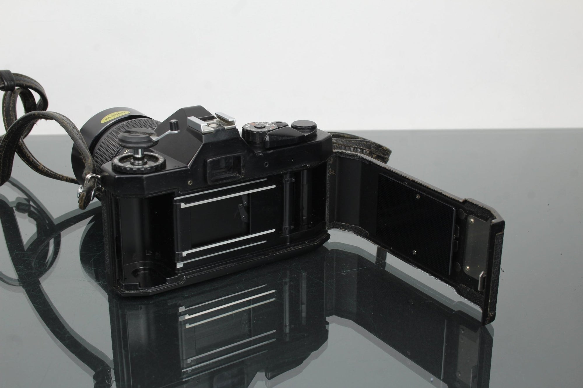 Cosina CT1 Super + 135mm 1:2.8 Vivitar lens - Dutch|Thrift