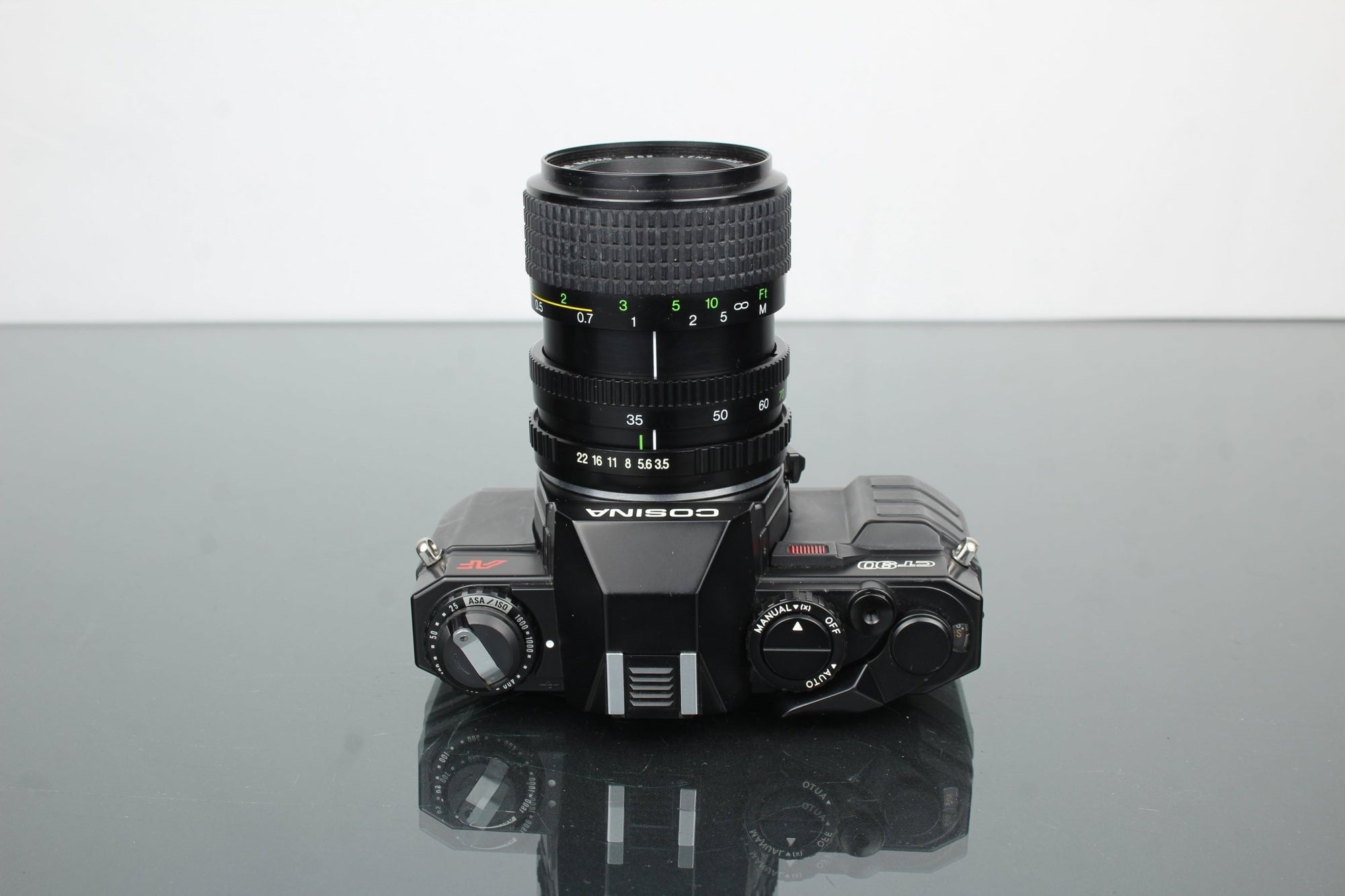 Cosina CT90 AF + Cosina 35 - 70mm 1:3.5 - 4.8 Macro Lens - Dutch|Thrift