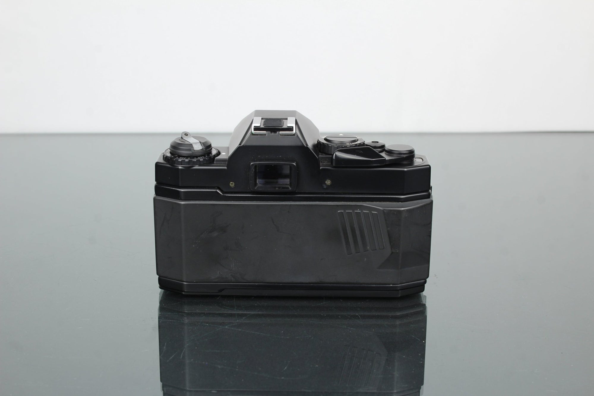 Cosina CT90 AF + Cosina 35 - 70mm 1:3.5 - 4.8 Macro Lens - Dutch|Thrift