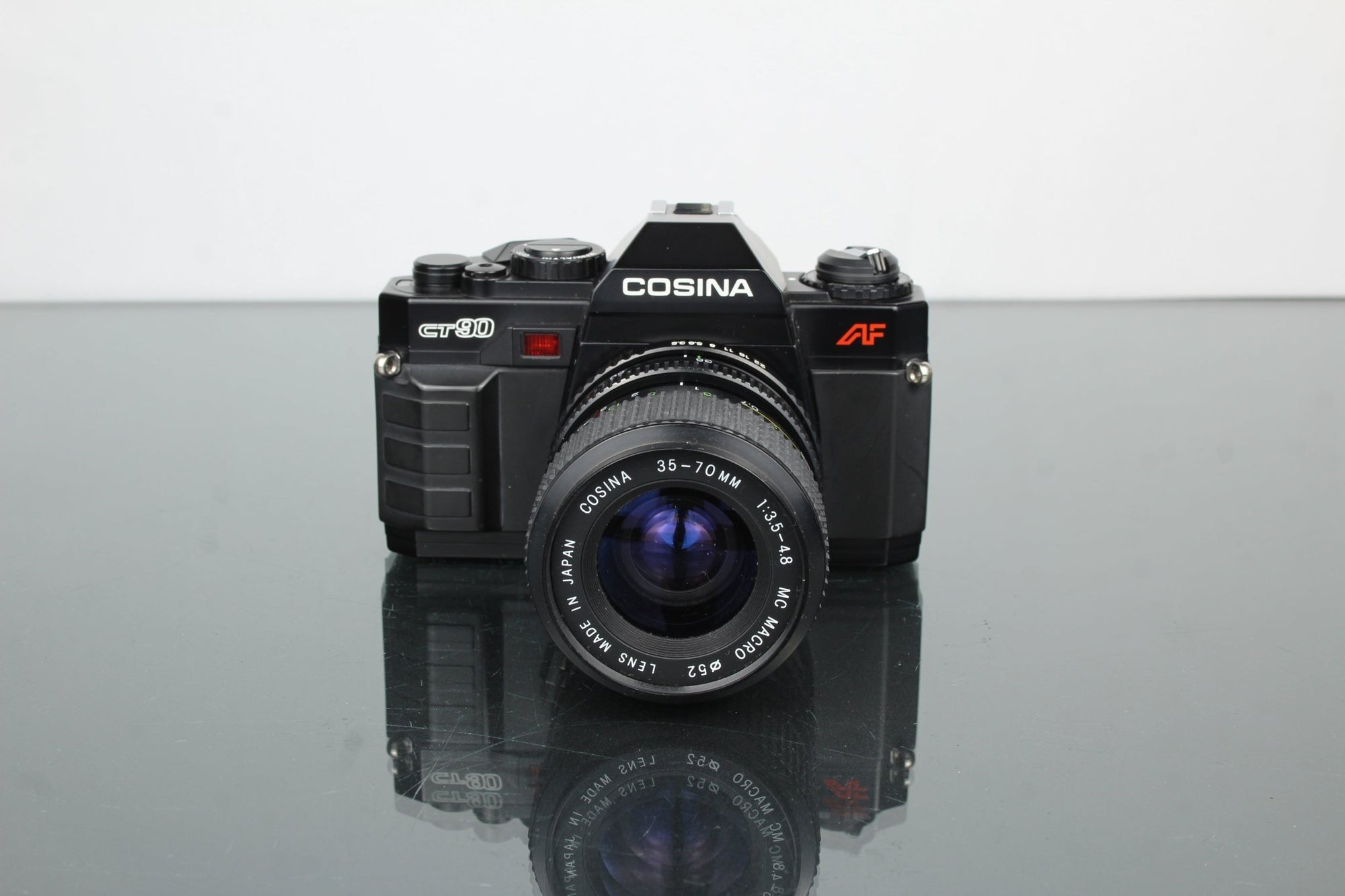 Cosina CT90 AF + Cosina 35 - 70mm 1:3.5 - 4.8 Macro Lens - Dutch|Thrift