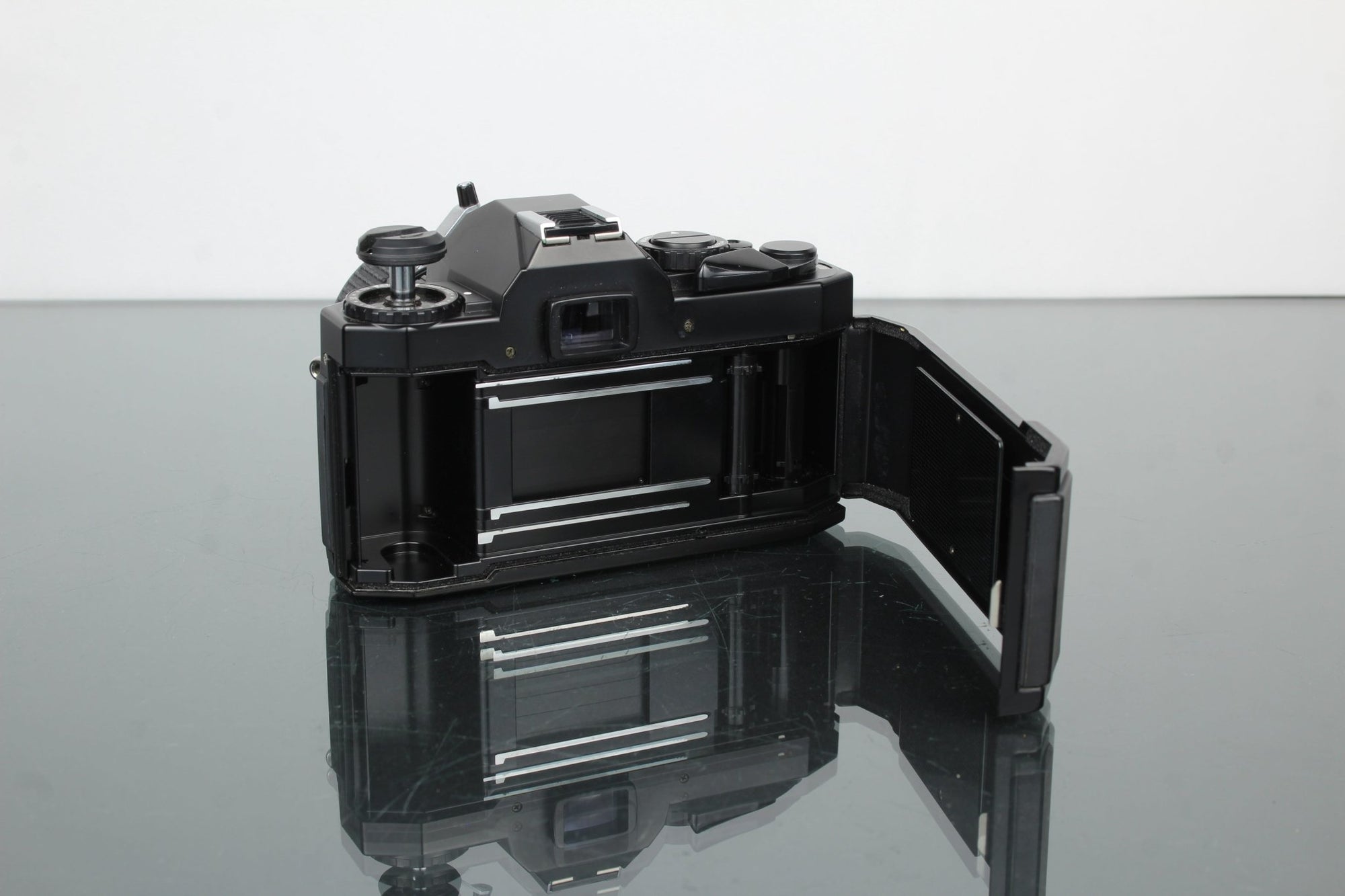 Cosina CT90 AF + Cosina 35 - 70mm 1:3.5 - 4.8 Macro Lens - Dutch|Thrift