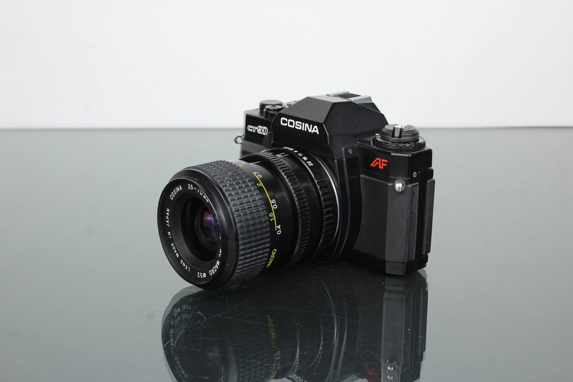 Cosina CT90 AF + Cosina 35 - 70mm 1:3.5 - 4.8 Macro Lens - Dutch|Thrift