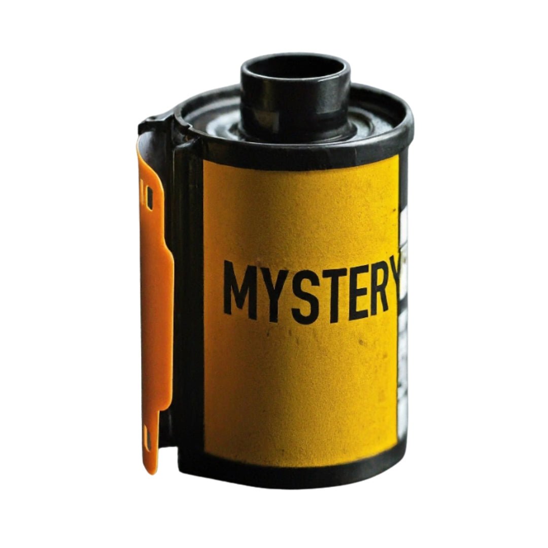 Expired 35mm Mystery film roll - Dutch|Thrift