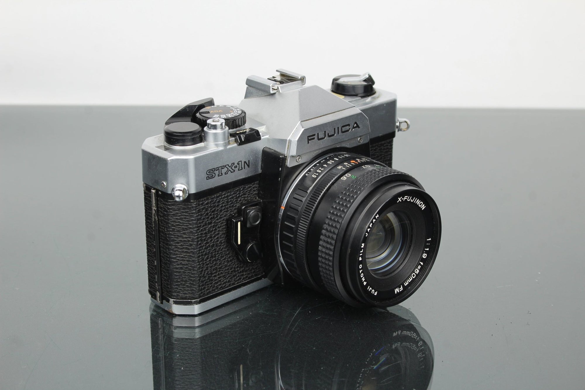 Fujica STX - 1 N + X - Fujinon 50mm 1.9 FM lens - Dutch|Thrift