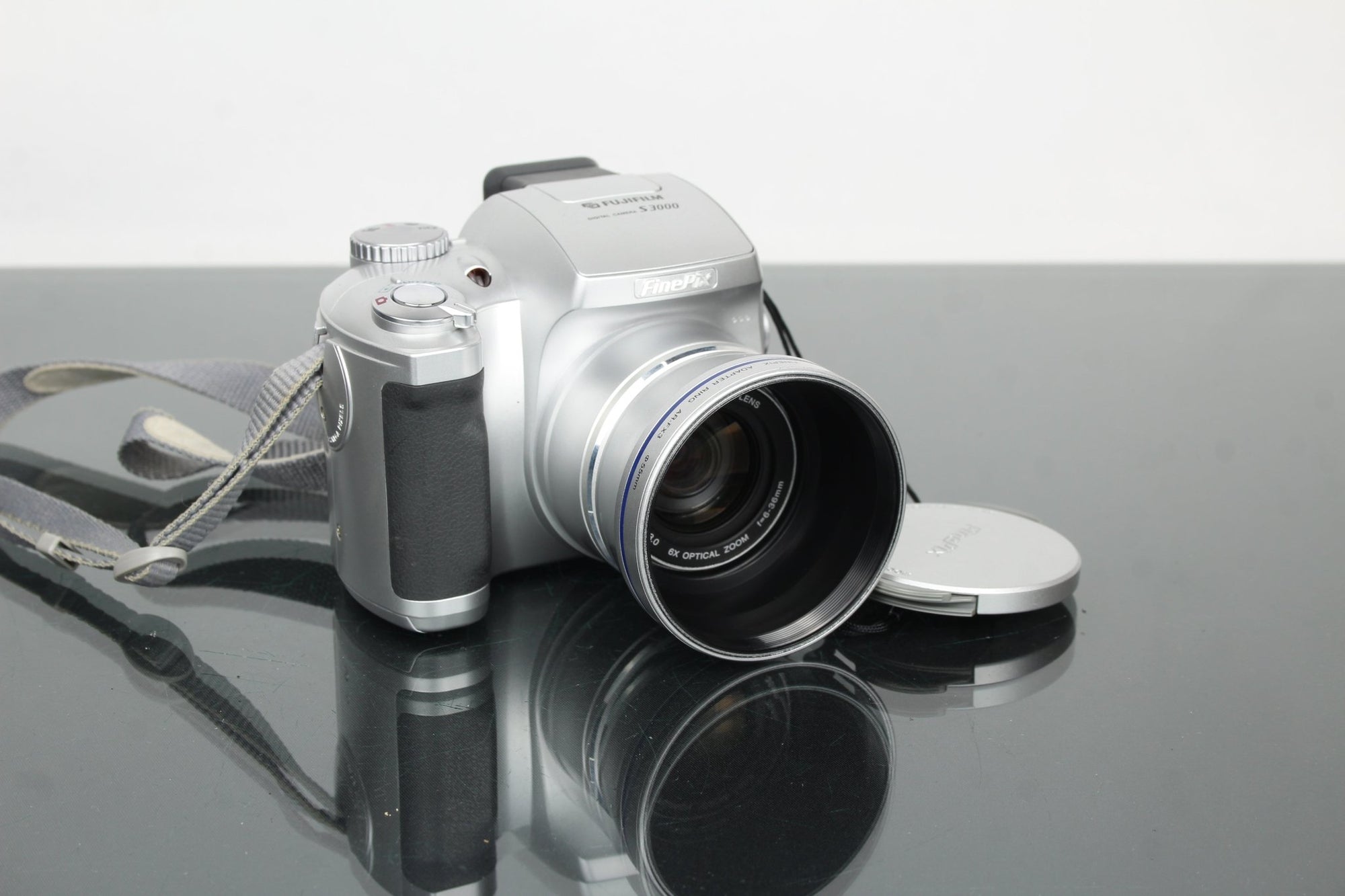 Fujifilm Finepix S3000 - Dutch|Thrift