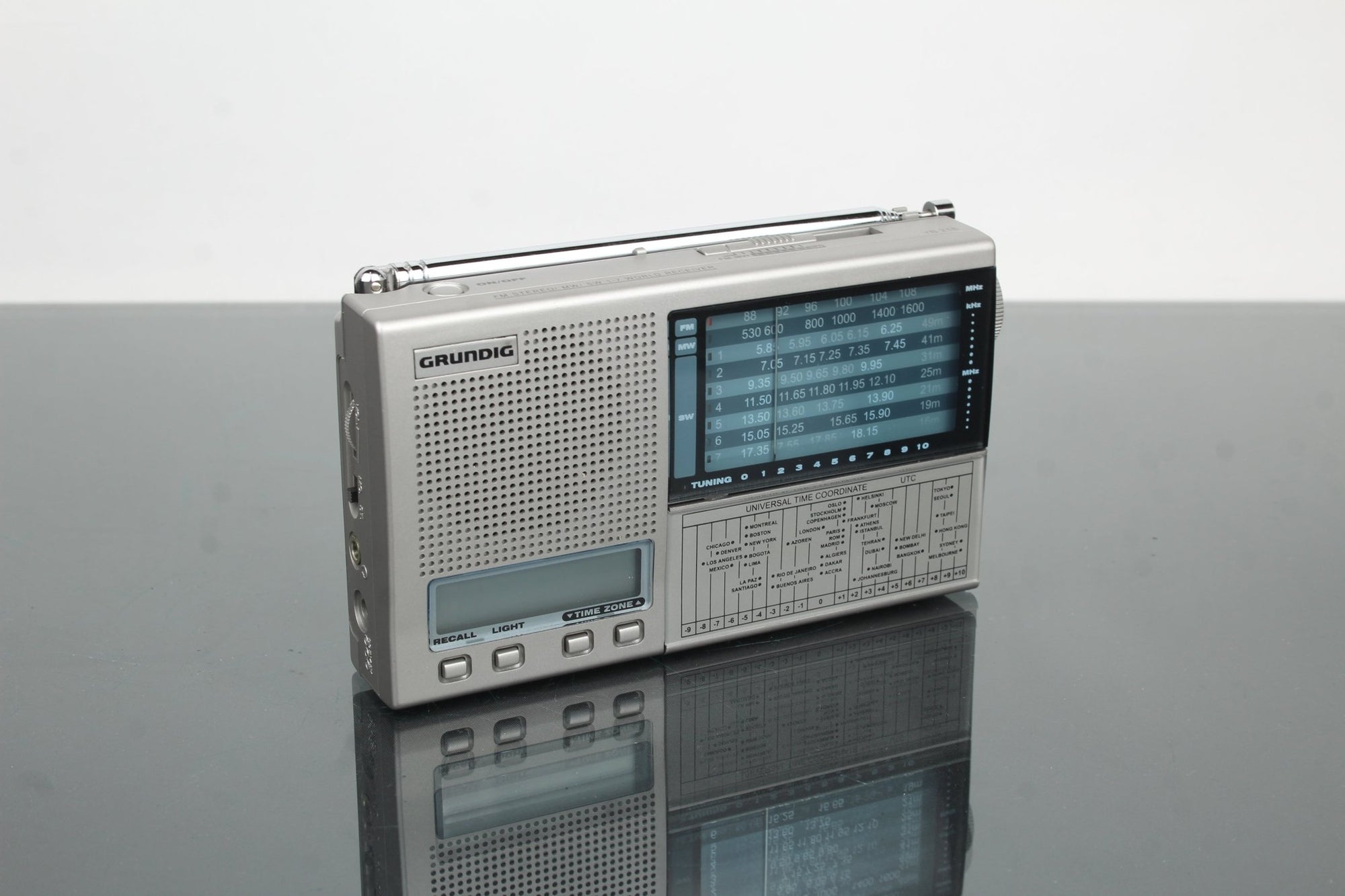 Grundig YB 218 - Dutch|Thrift