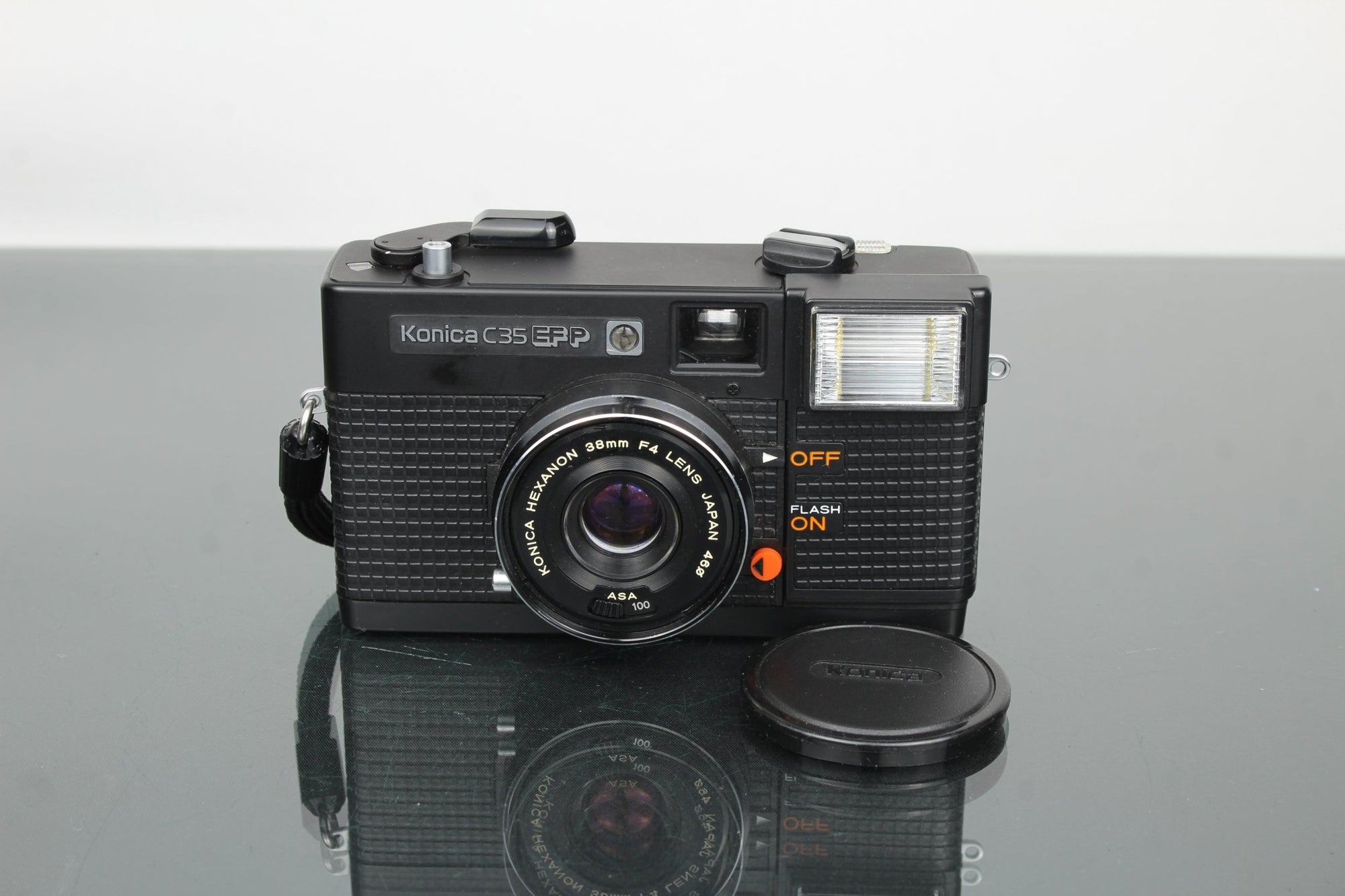 Konica C35 EF P - Dutch|Thrift