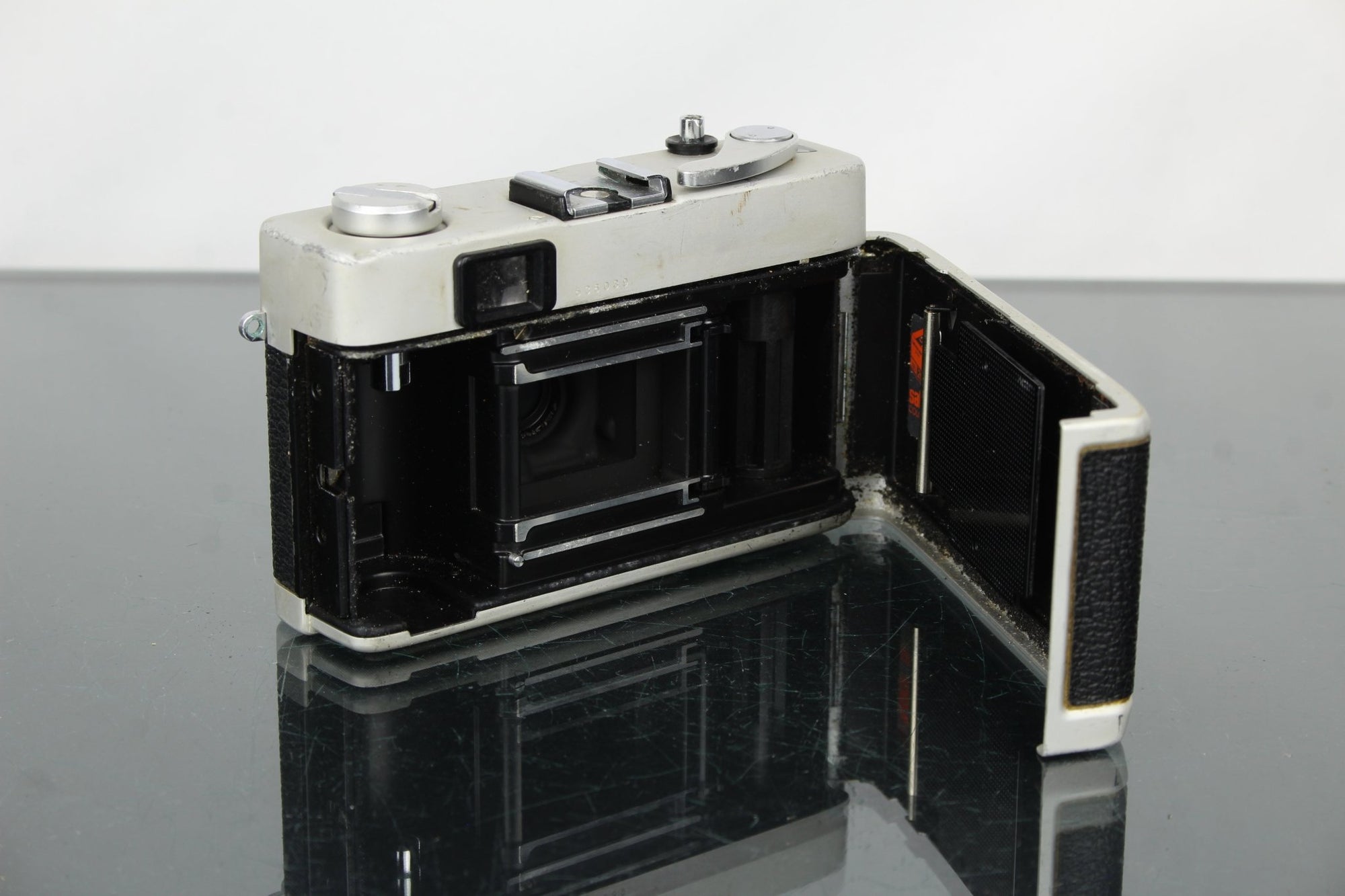 Konica C35 V - Dutch|Thrift