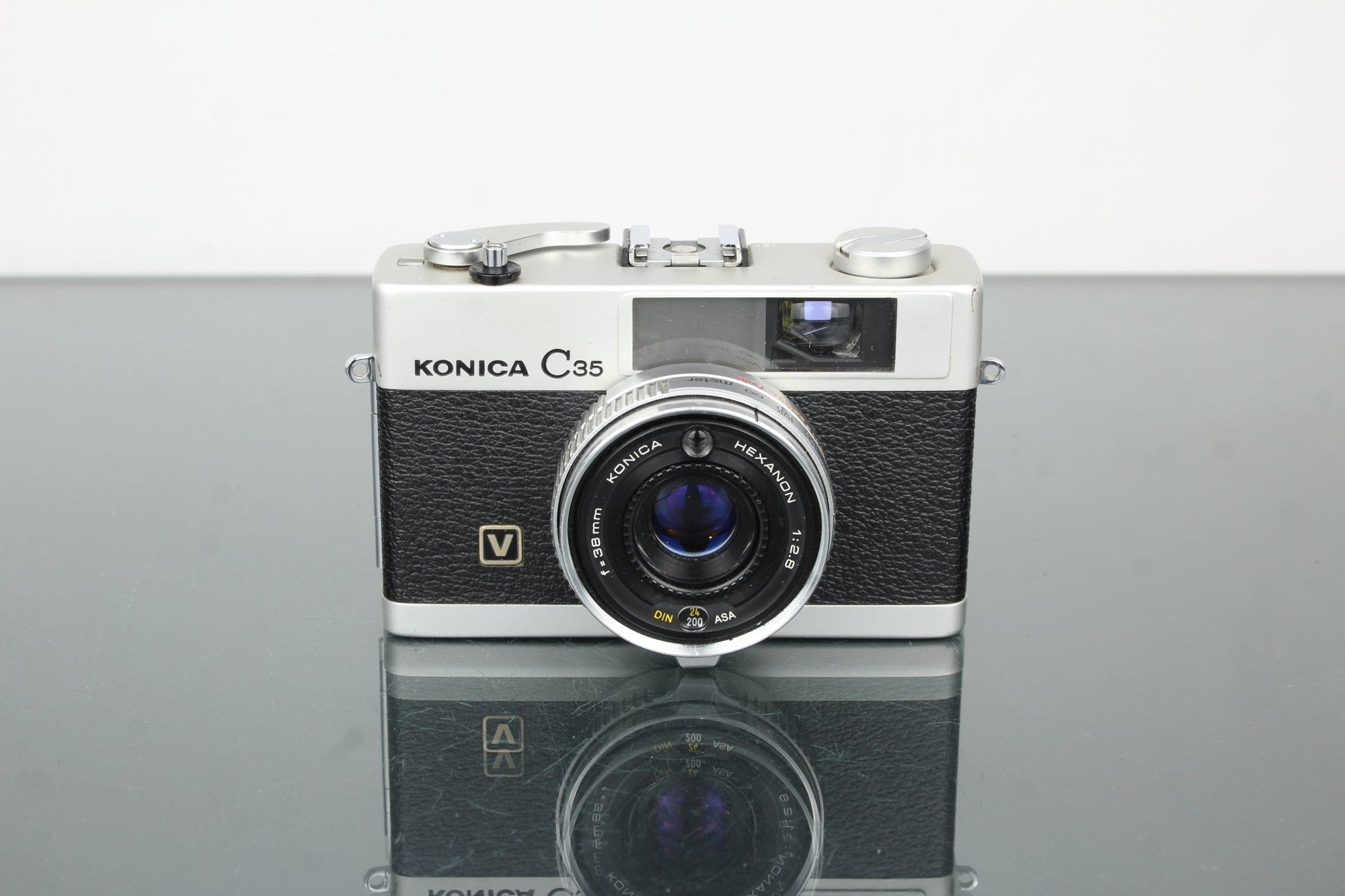 Konica C35 V - Dutch|Thrift
