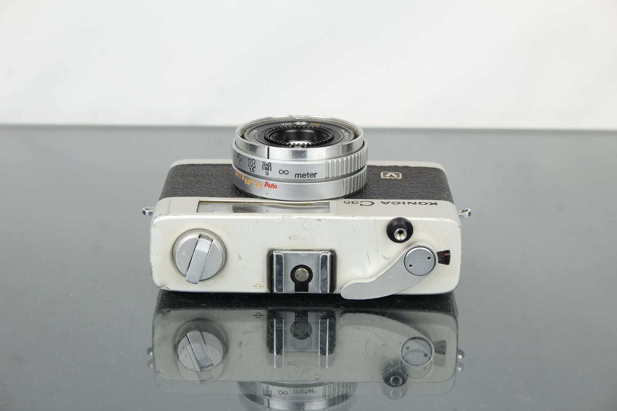 Konica C35 V - Dutch|Thrift