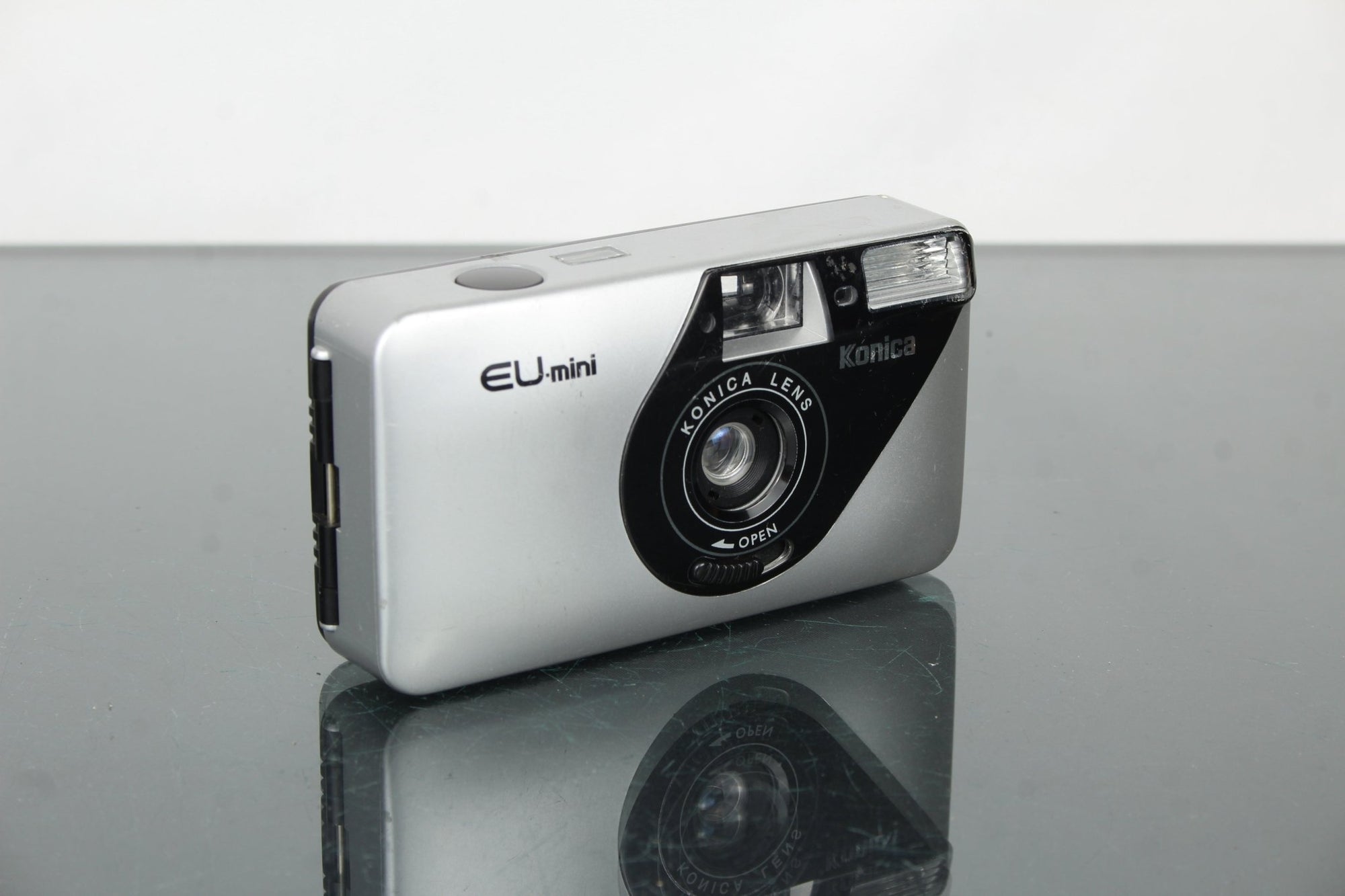 Konica EU - mini - Dutch|Thrift