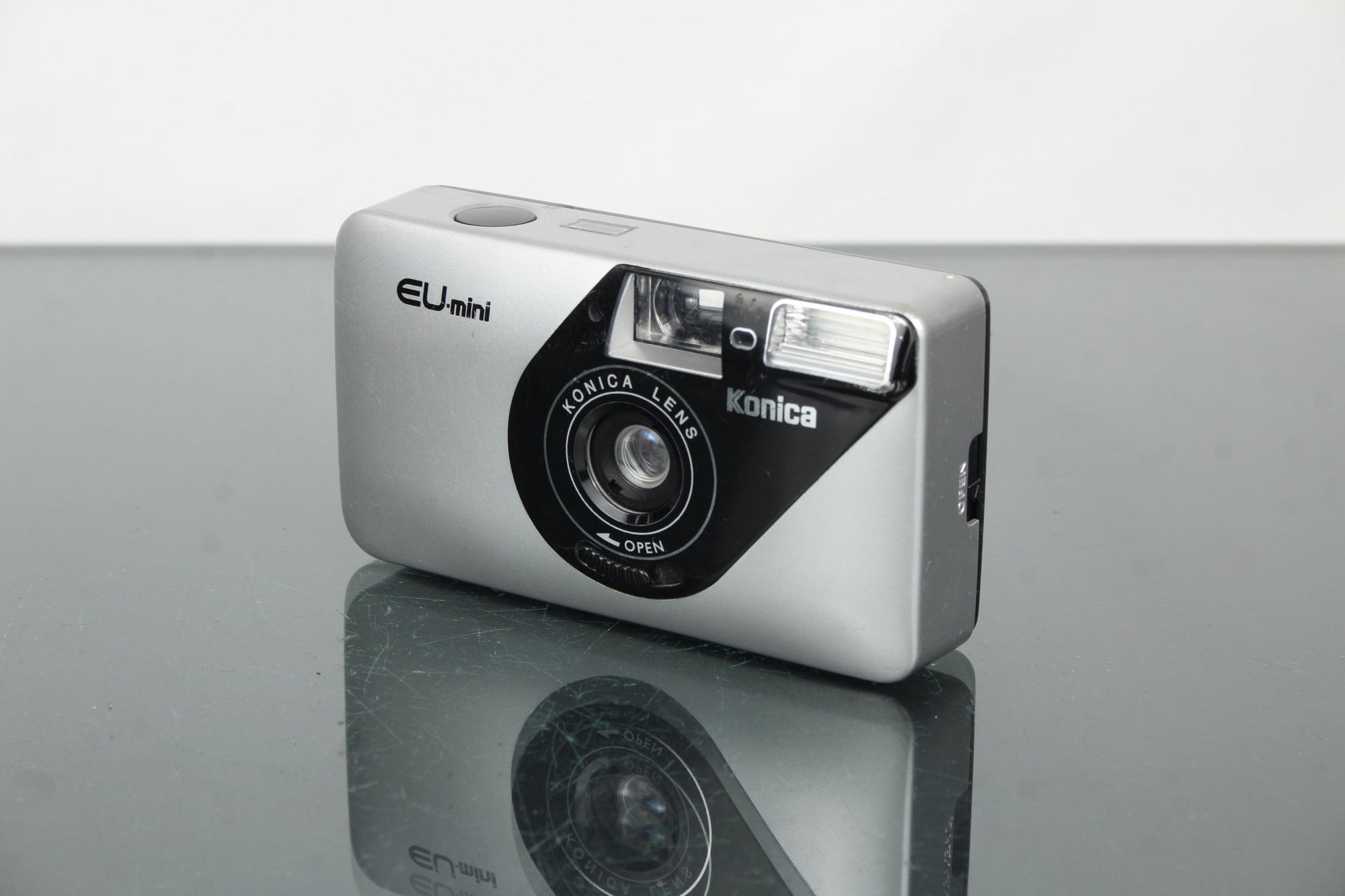 Konica EU - mini - Dutch|Thrift