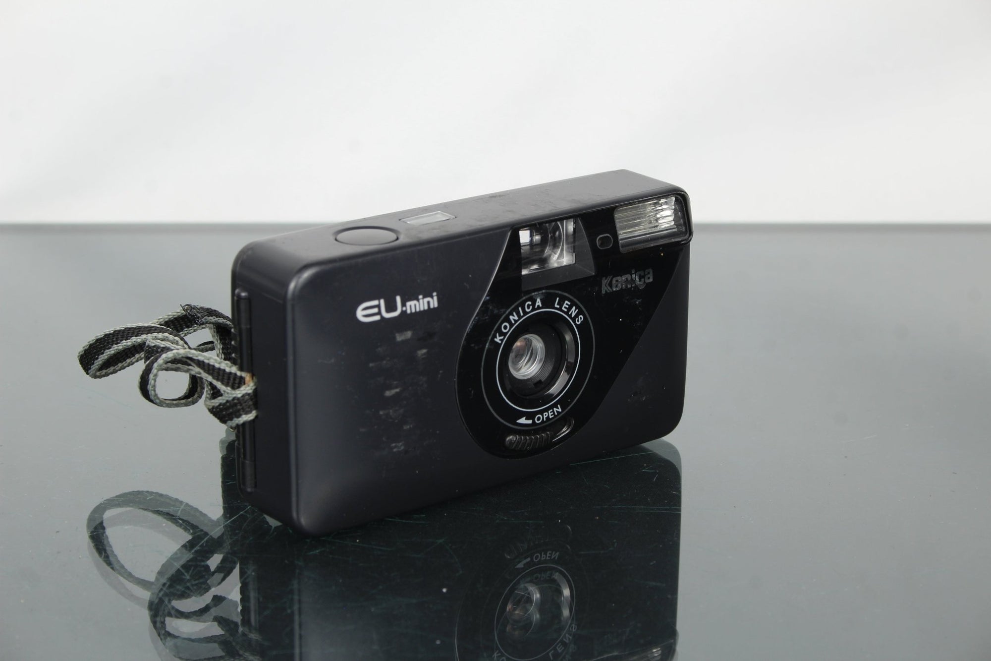 Konica EU - mini - Dutch|Thrift