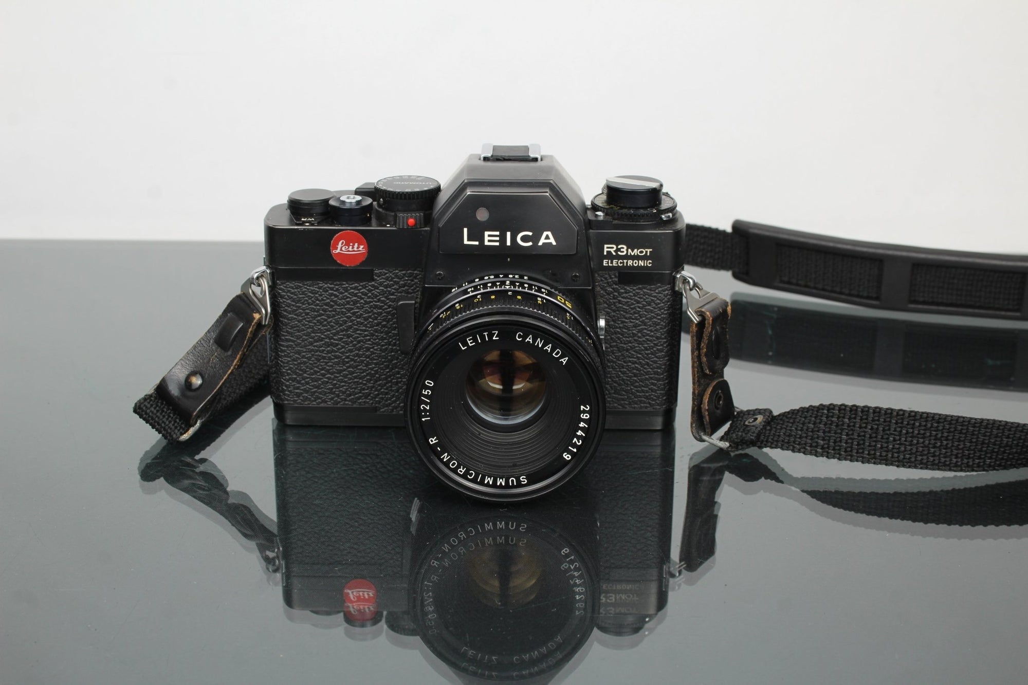 Leica R3 Mot electronic + 50mm f/2 Summicron - R lens - Dutch|Thrift