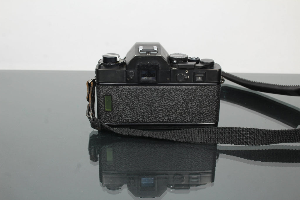 Leica R3 Mot electronic + 50mm f/2 Summicron - R lens - Dutch|Thrift