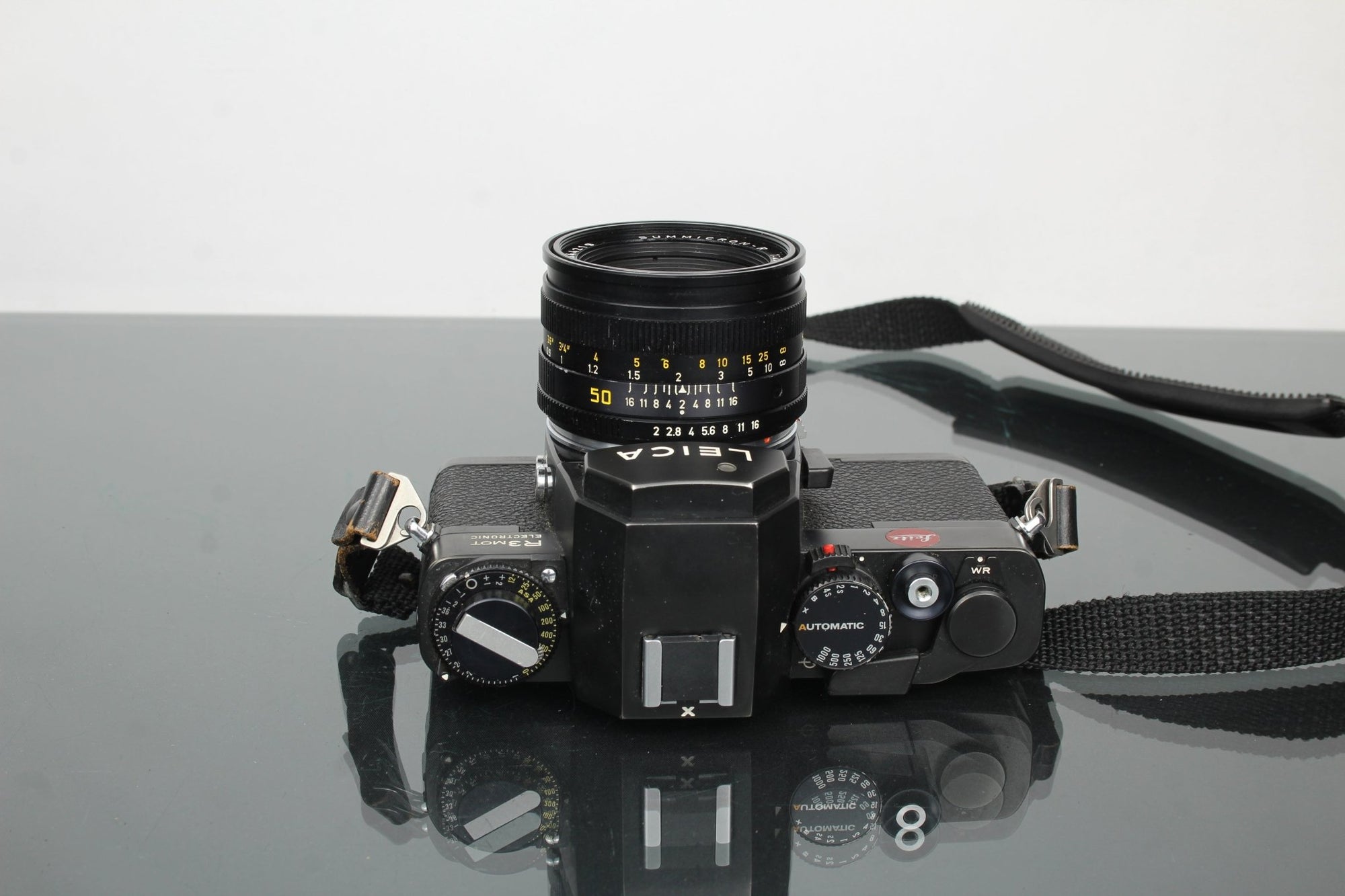 Leica R3 Mot electronic + 50mm f/2 Summicron - R lens - Dutch|Thrift