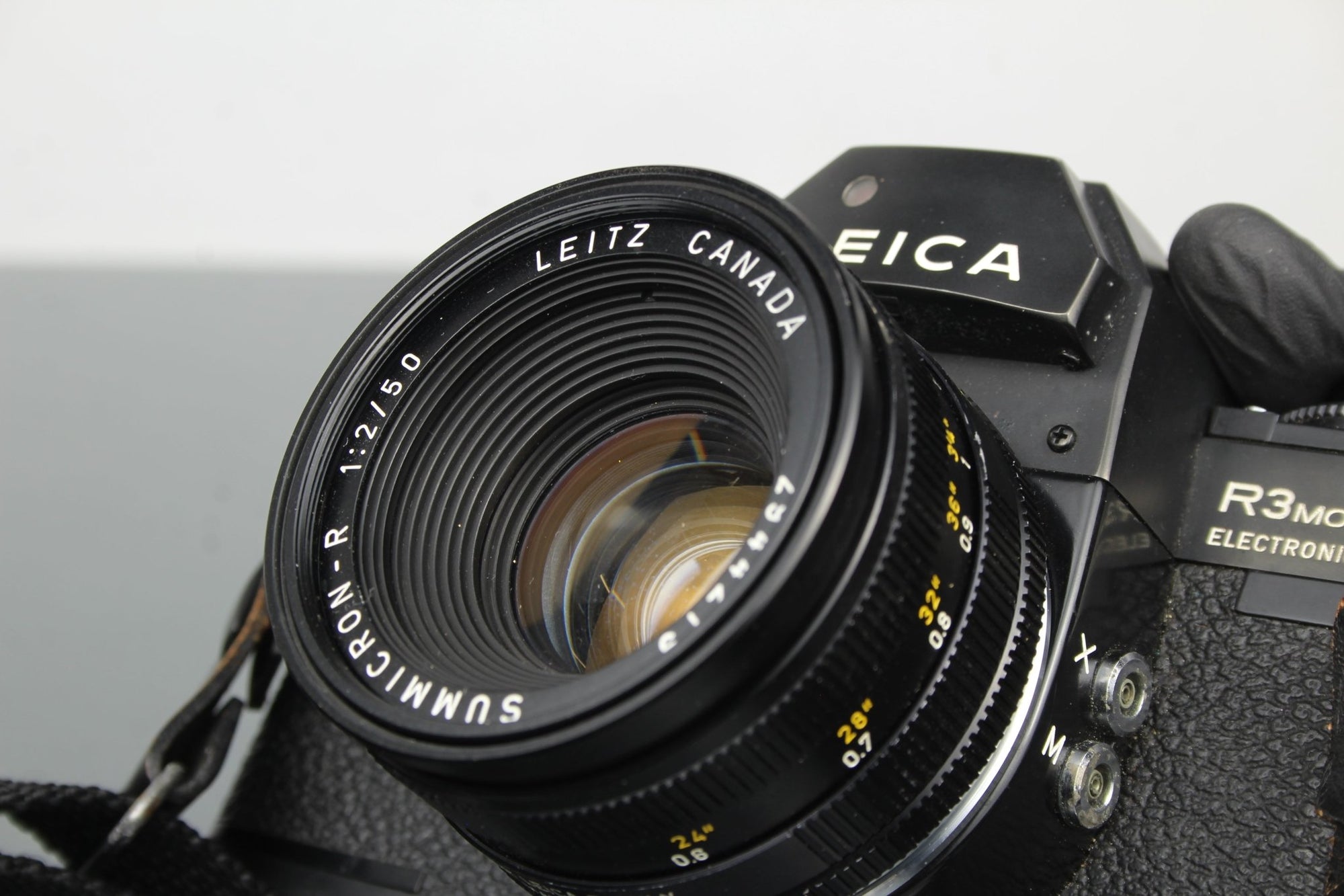 Leica R3 Mot electronic + 50mm f/2 Summicron - R lens - Dutch|Thrift
