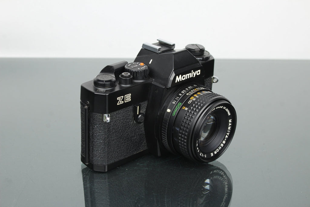 Mamiya ZE + 50mm 1.7 Mamiya lens - Dutch|Thrift