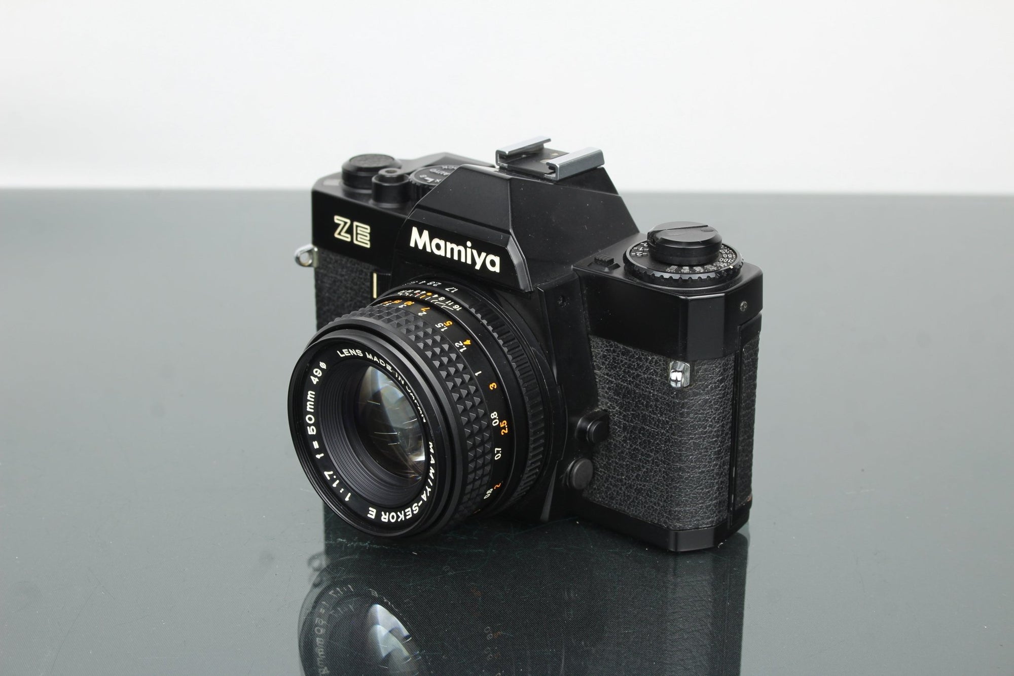 Mamiya ZE + 50mm 1.7 Mamiya lens - Dutch|Thrift