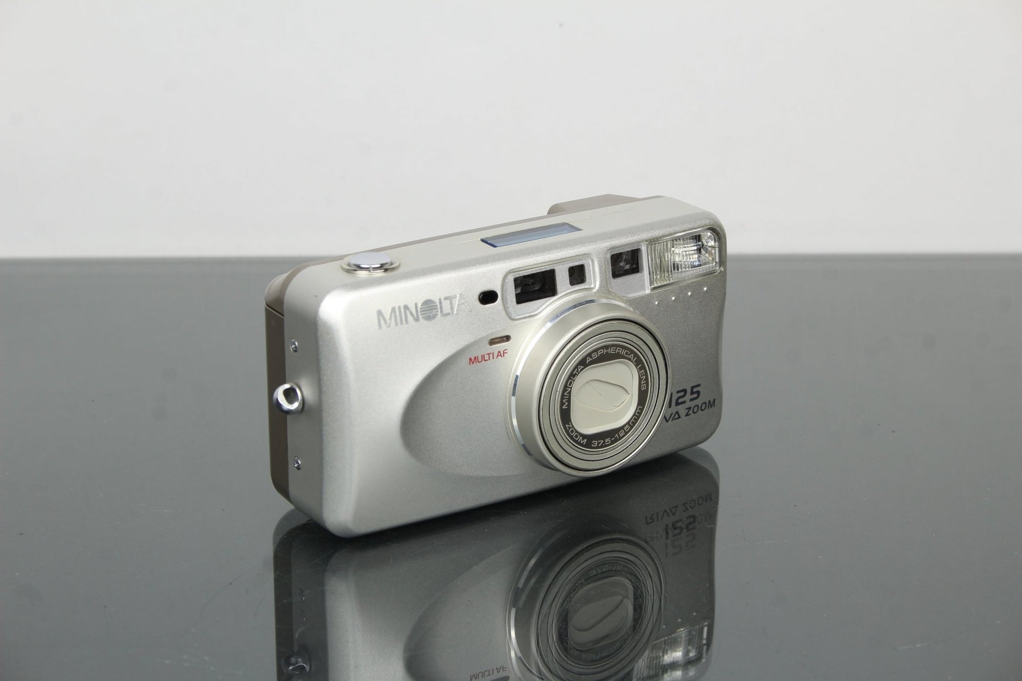 Minolta 125 Riva Zoom - Dutch|Thrift
