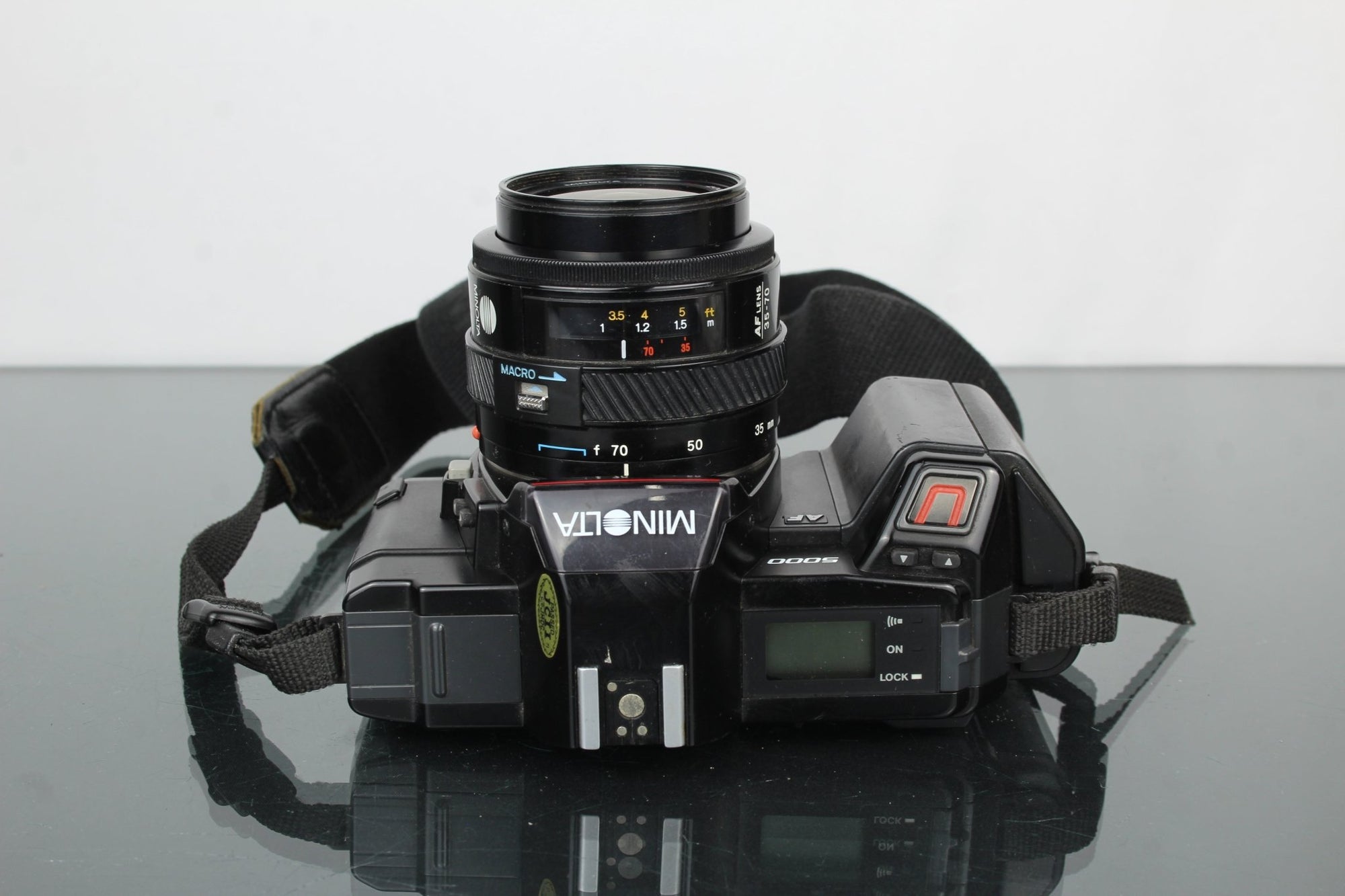 Minolta 5000 AF + Minolta AF Zoom 35 - 70mm 1:4 Lens - Dutch|Thrift