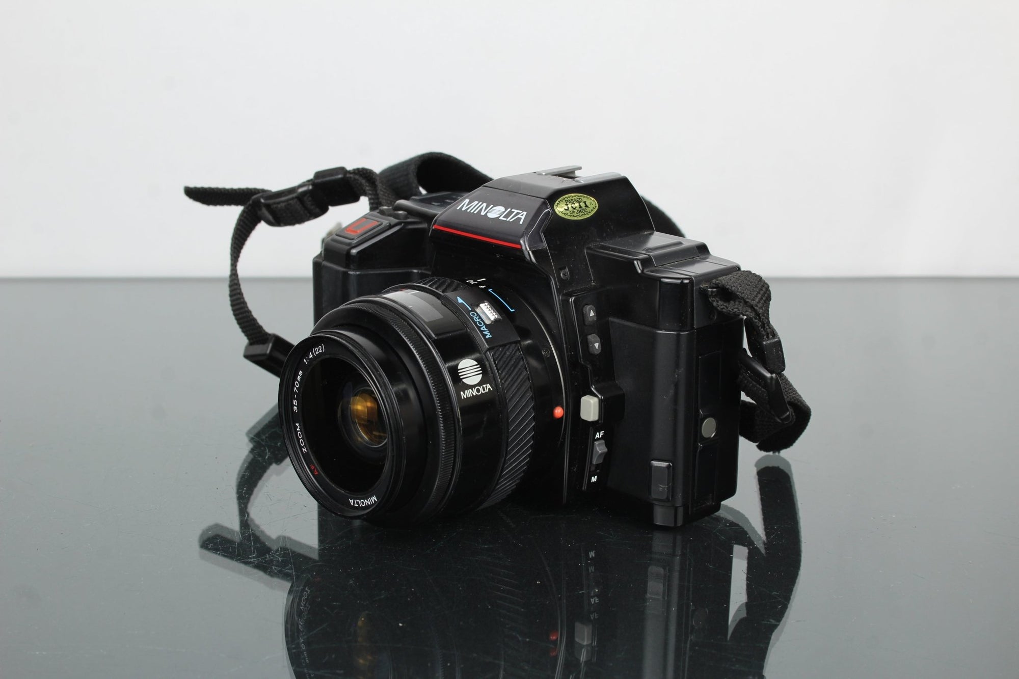 Minolta 5000 AF + Minolta AF Zoom 35 - 70mm 1:4 Lens - Dutch|Thrift