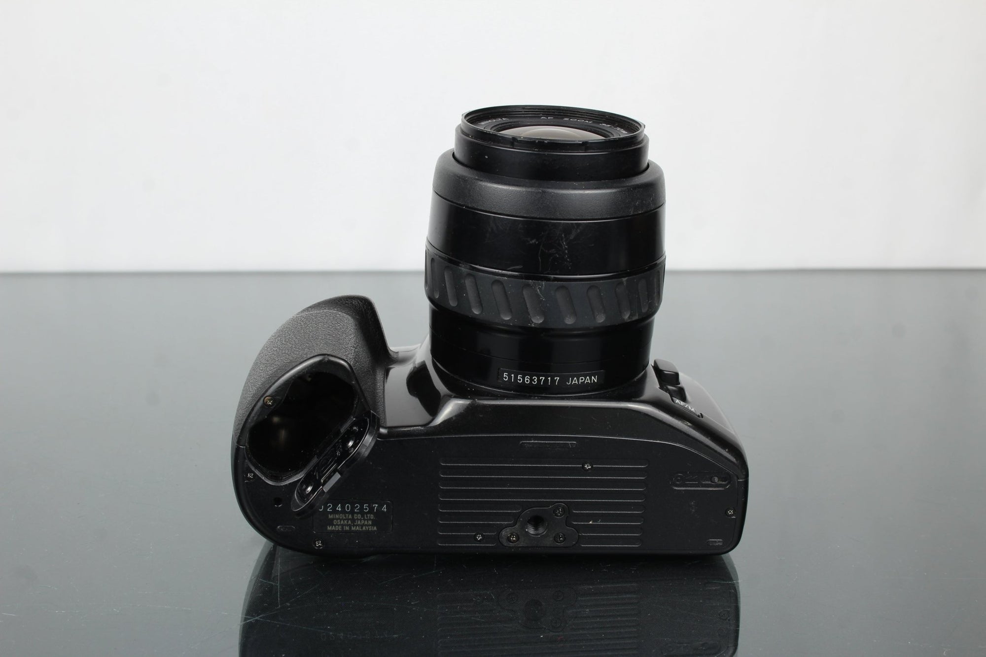 Minolta Dynax 300si + Minolta AF Zoom 35 - 70mm 1:3.5(22) - 4.5 - Dutch|Thrift