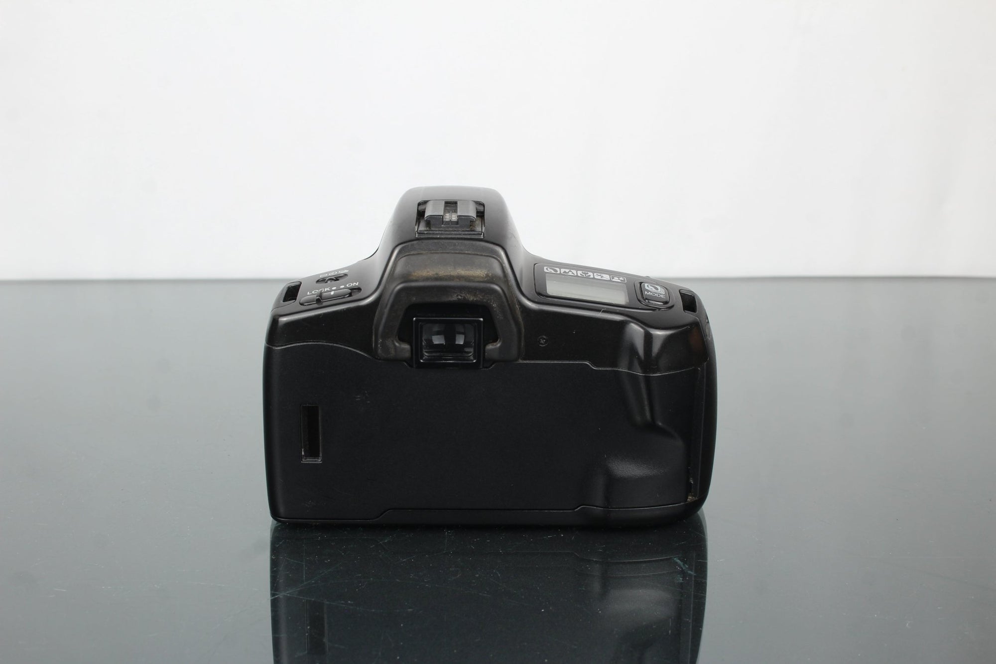 Minolta Dynax 300si + Minolta AF Zoom Xi 100 - 300mm 1:4.5(32) - 5.6 - Dutch|Thrift