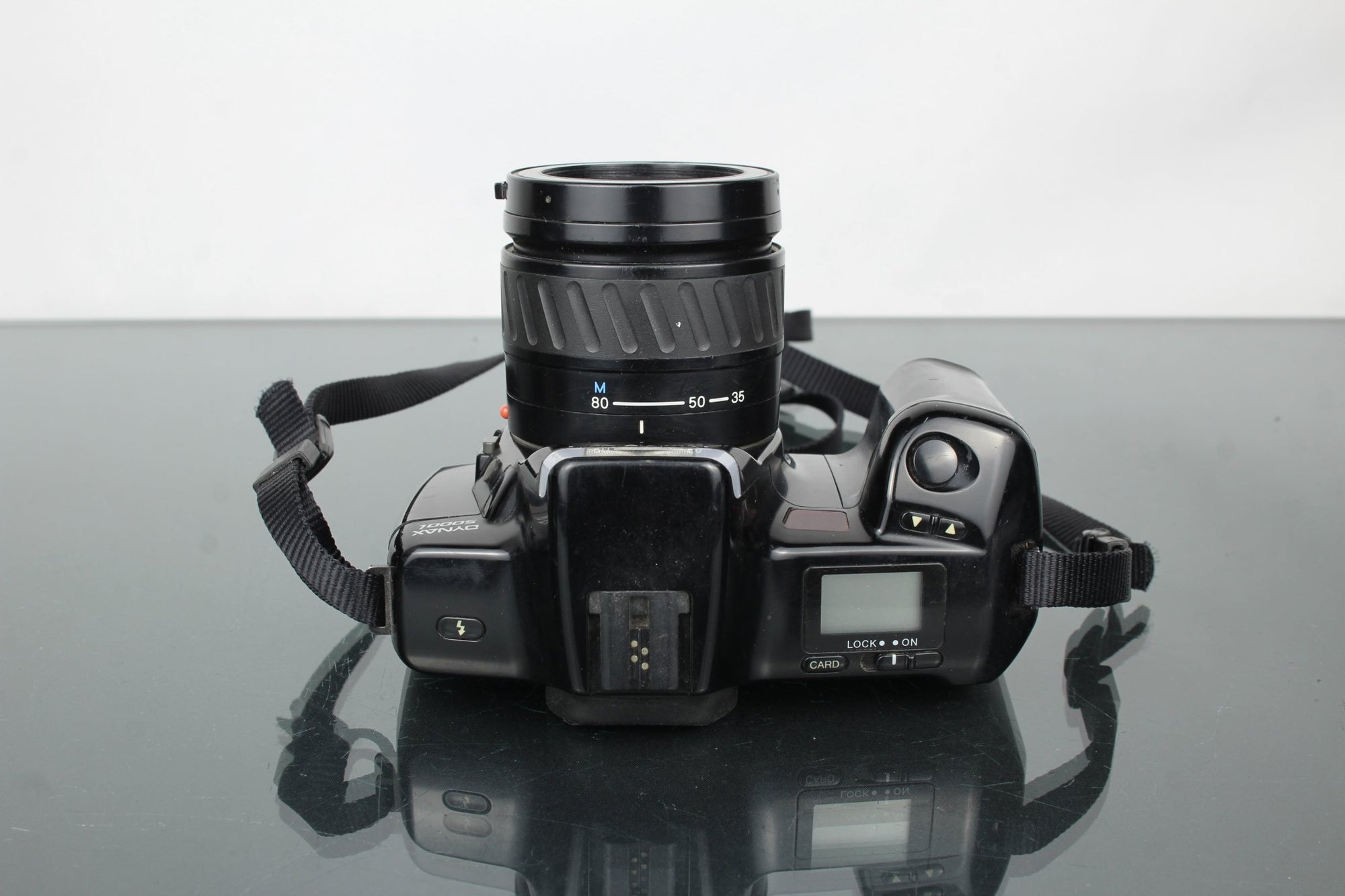 Minolta Dynax 5000i + Minolta 35 - 80mm 1:4 - 5.6 - Dutch|Thrift