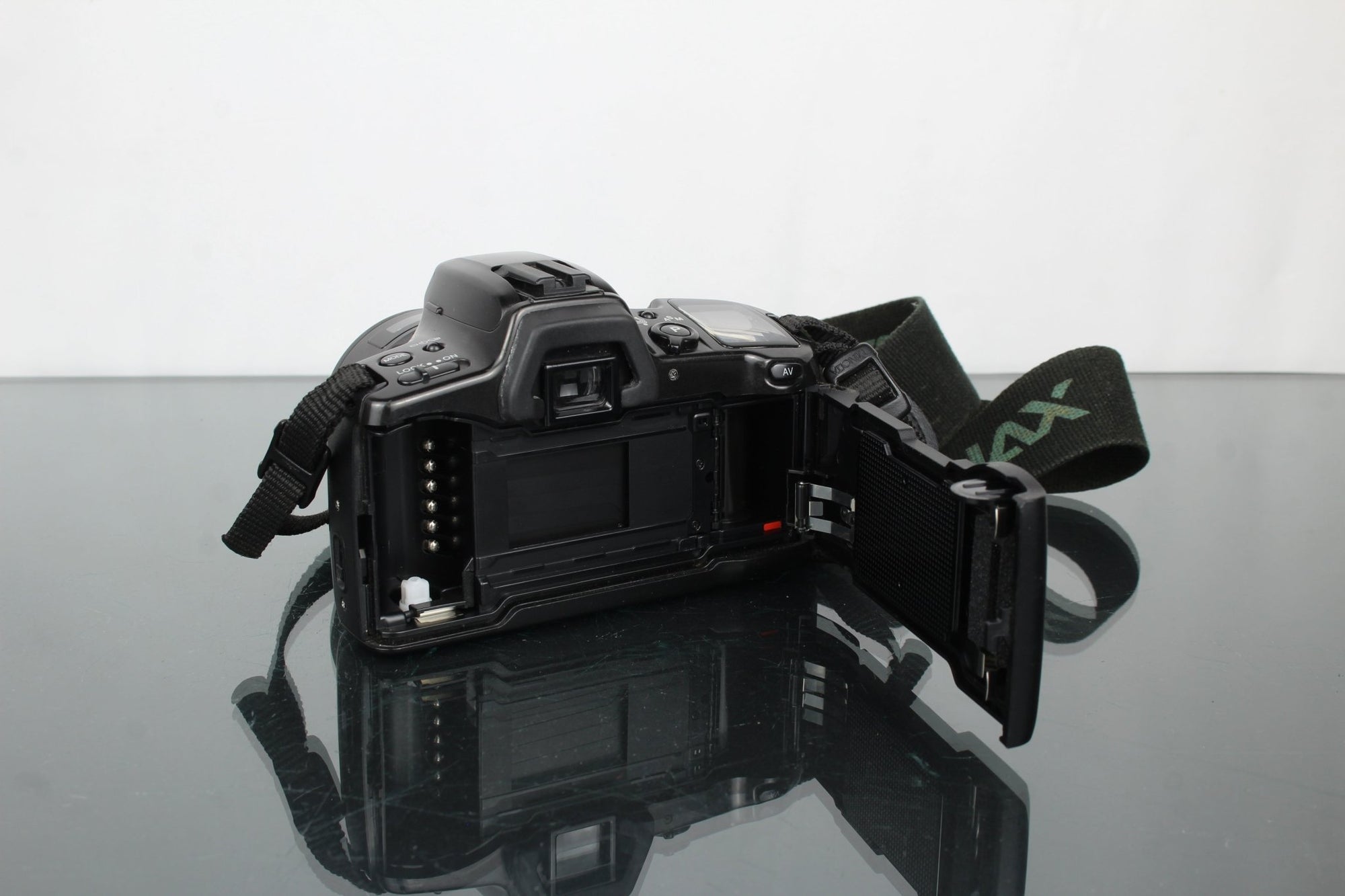 Minolta Dynax 500si + Minolta AF Zoom 35 - 100mm 1:3.5(22) - 4.5 - Dutch|Thrift