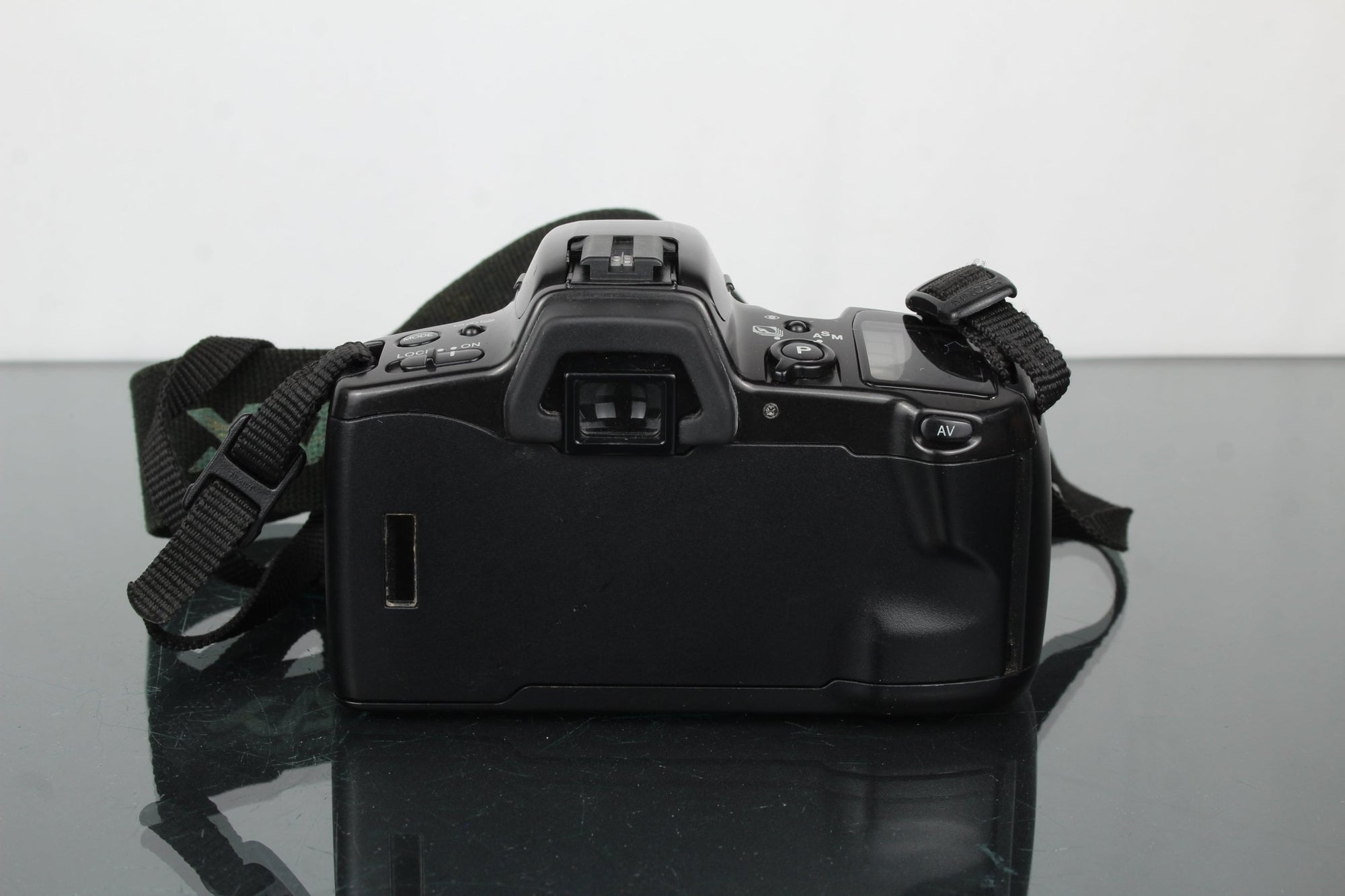 Minolta Dynax 500si + Minolta AF Zoom 35 - 100mm 1:3.5(22) - 4.5 - Dutch|Thrift