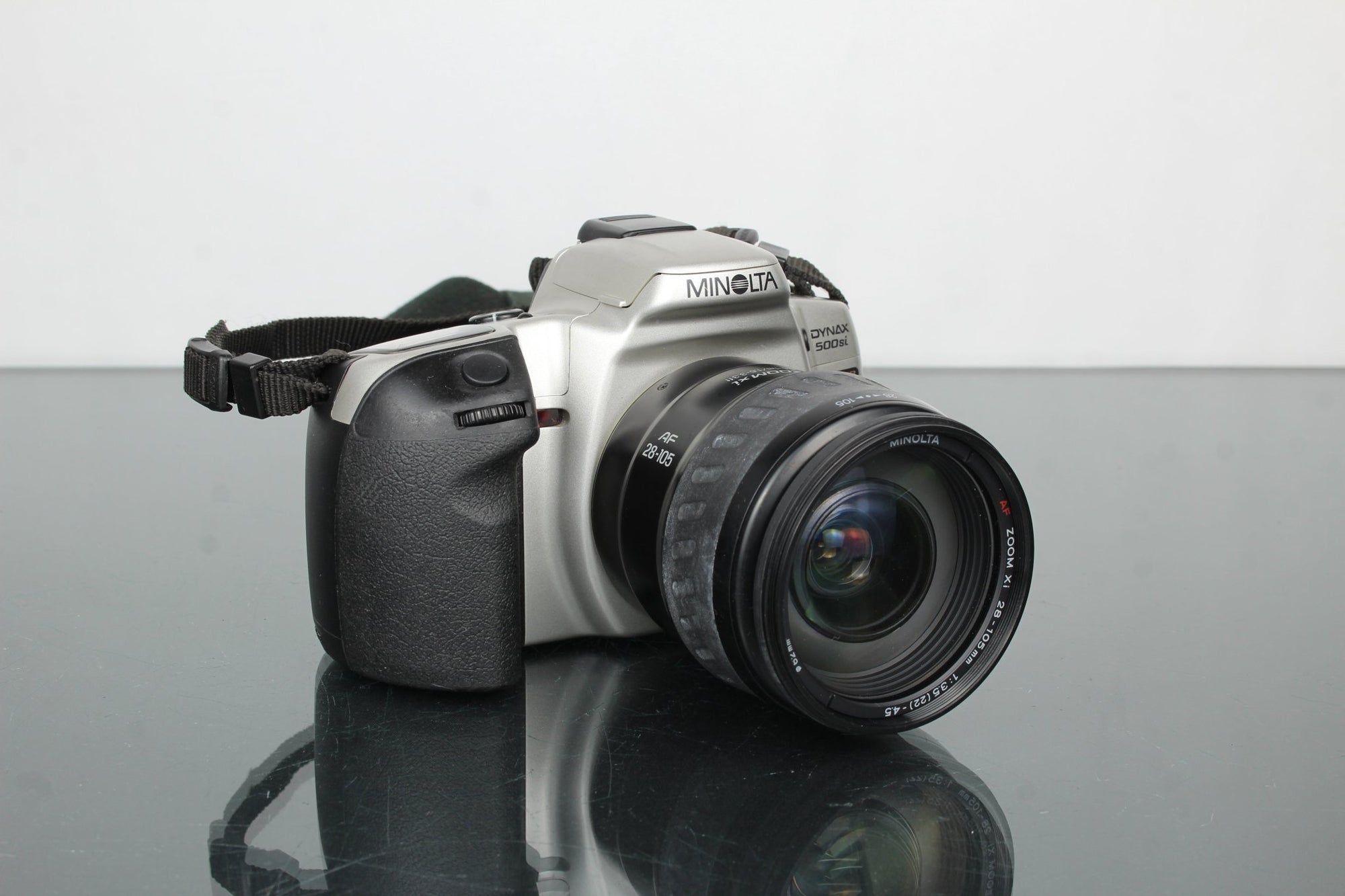 Minolta Dynax 500si super + Minolta Zoom xi 28 - 105mm 1:3.5 - 4.5 - Dutch|Thrift