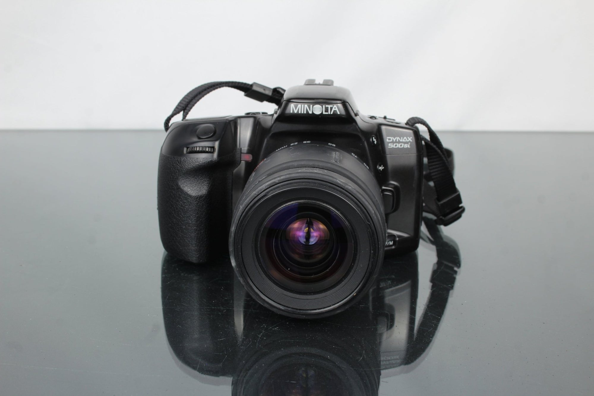 Minolta Dynax 500si + Tamron 28 - 80mm 1:3.5 - 5.6 lens - Dutch|Thrift