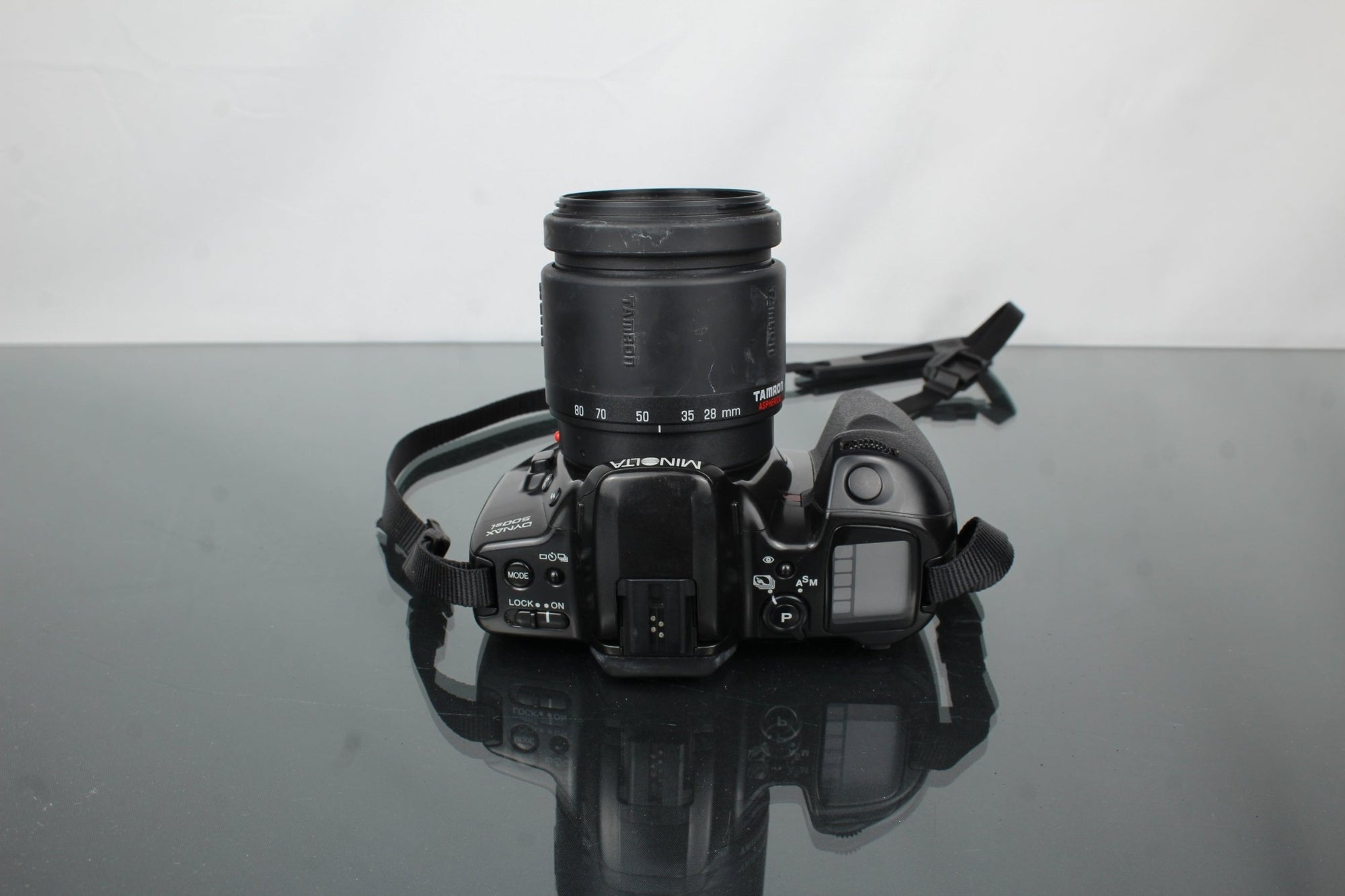 Minolta Dynax 500si + Tamron 28 - 80mm 1:3.5 - 5.6 lens - Dutch|Thrift