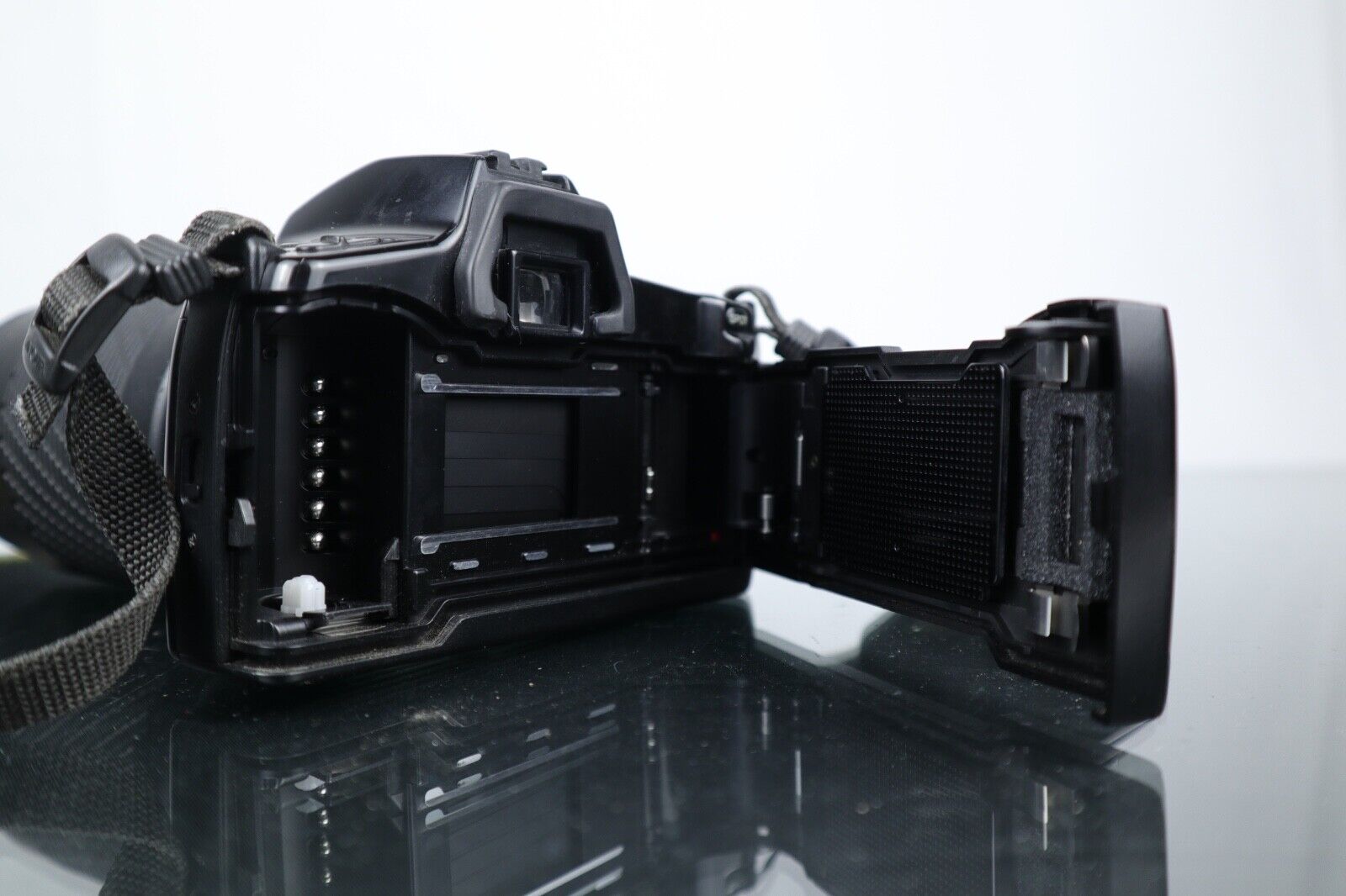 📷 Minolta Dynax SPxi | 35mm SLR Film Camera | Exacta 75 - 300mm Lens - Dutch|Thrift