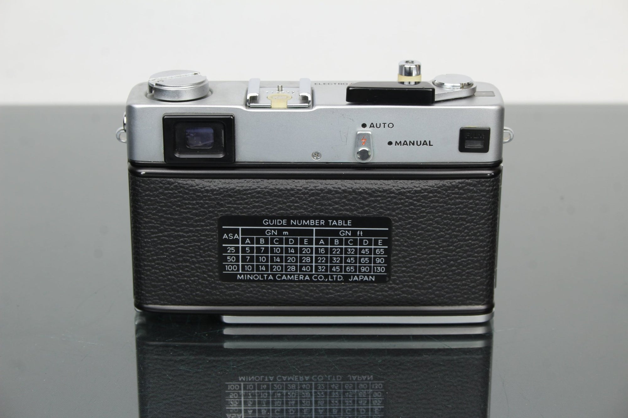 Minolta HI - Matic E - Dutch|Thrift
