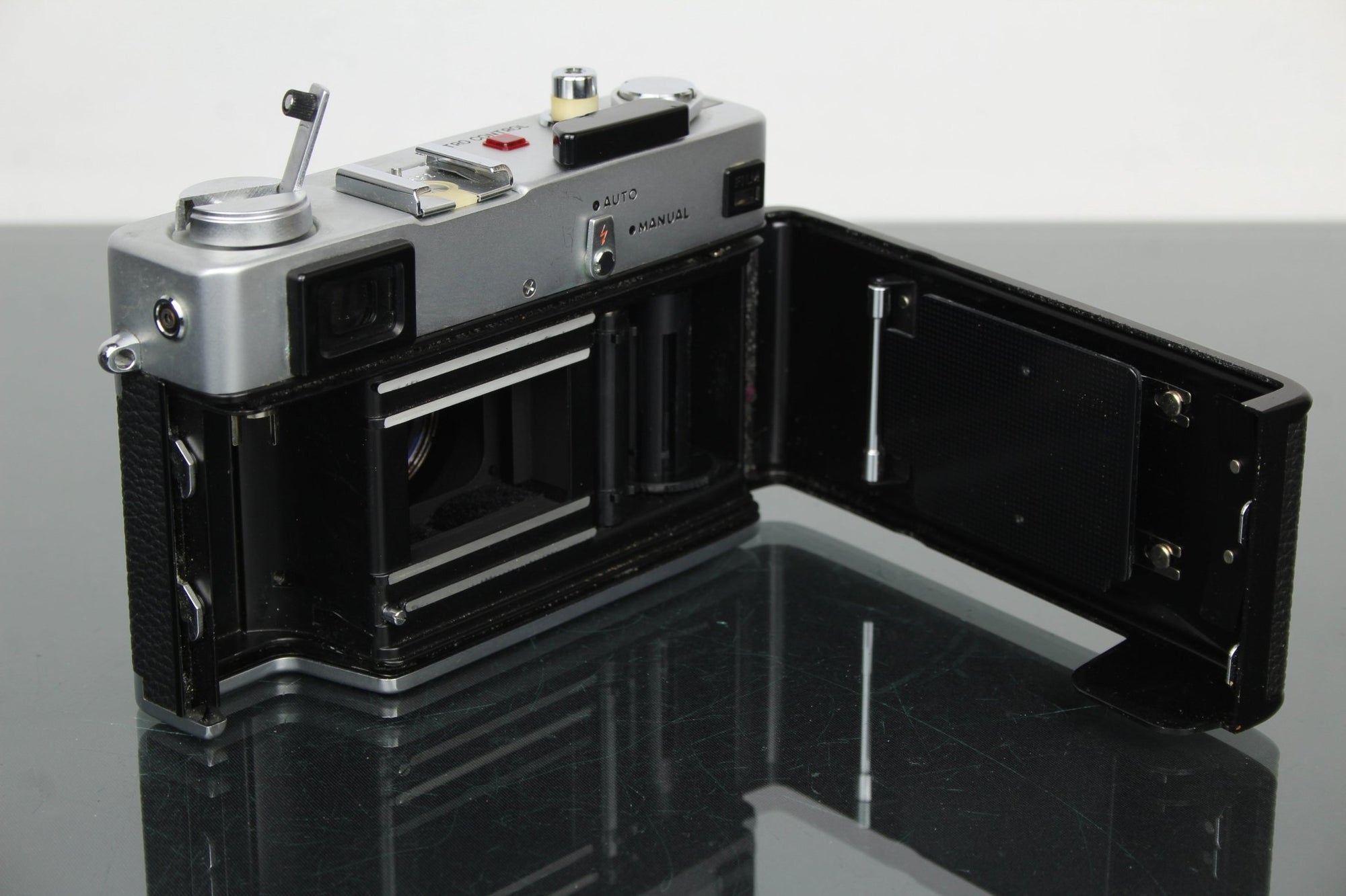 Minolta HI - Matic E - Dutch|Thrift