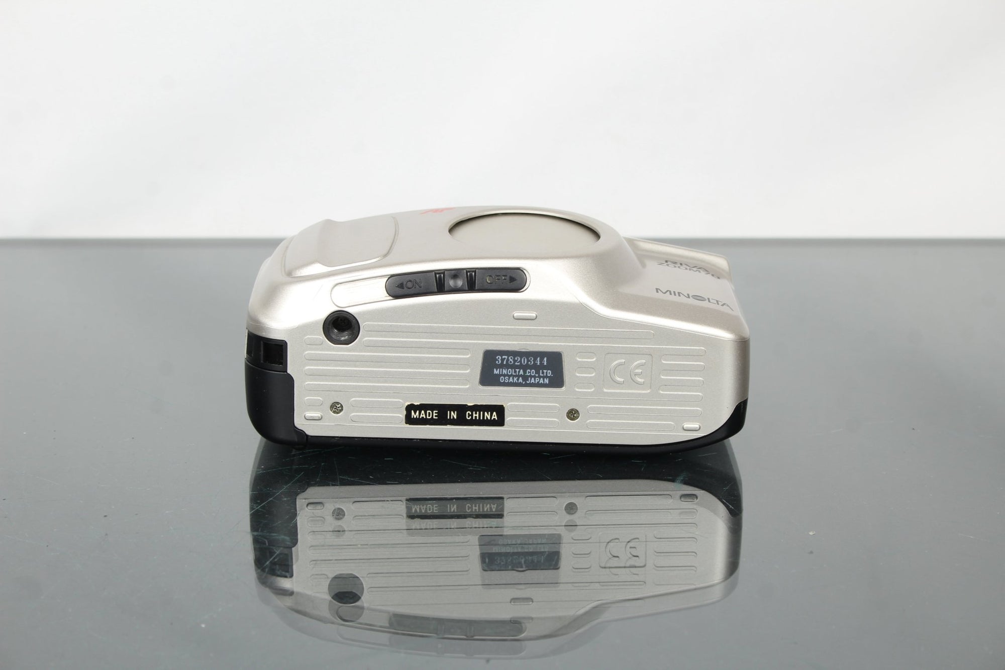 Minolta Riva Zoom 70 - Dutch|Thrift