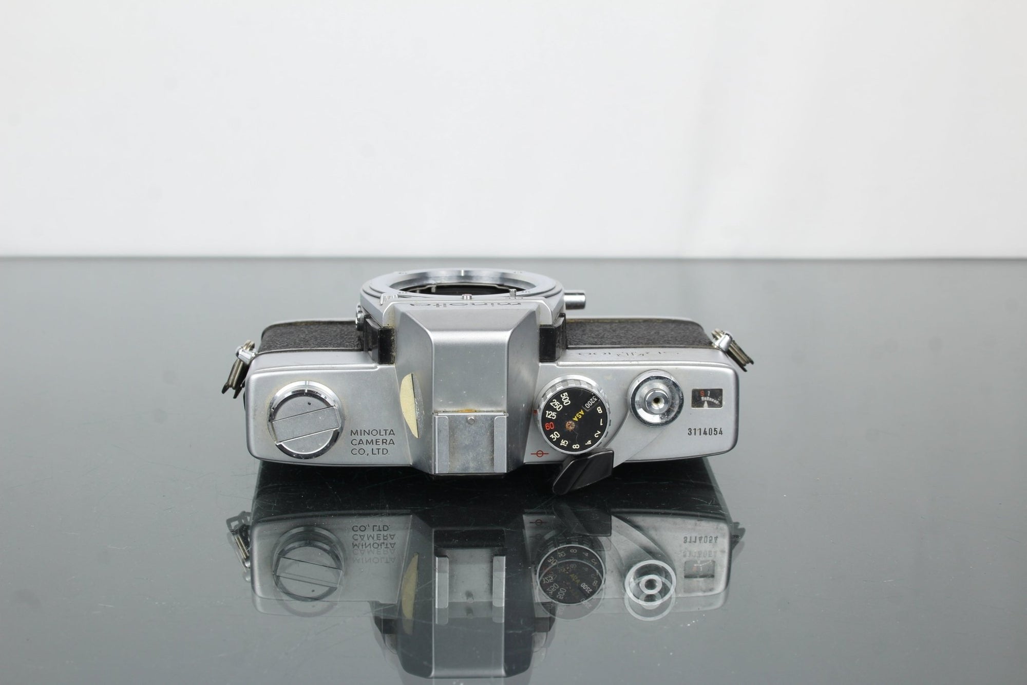 Minolta SR T 100 - Dutch|Thrift