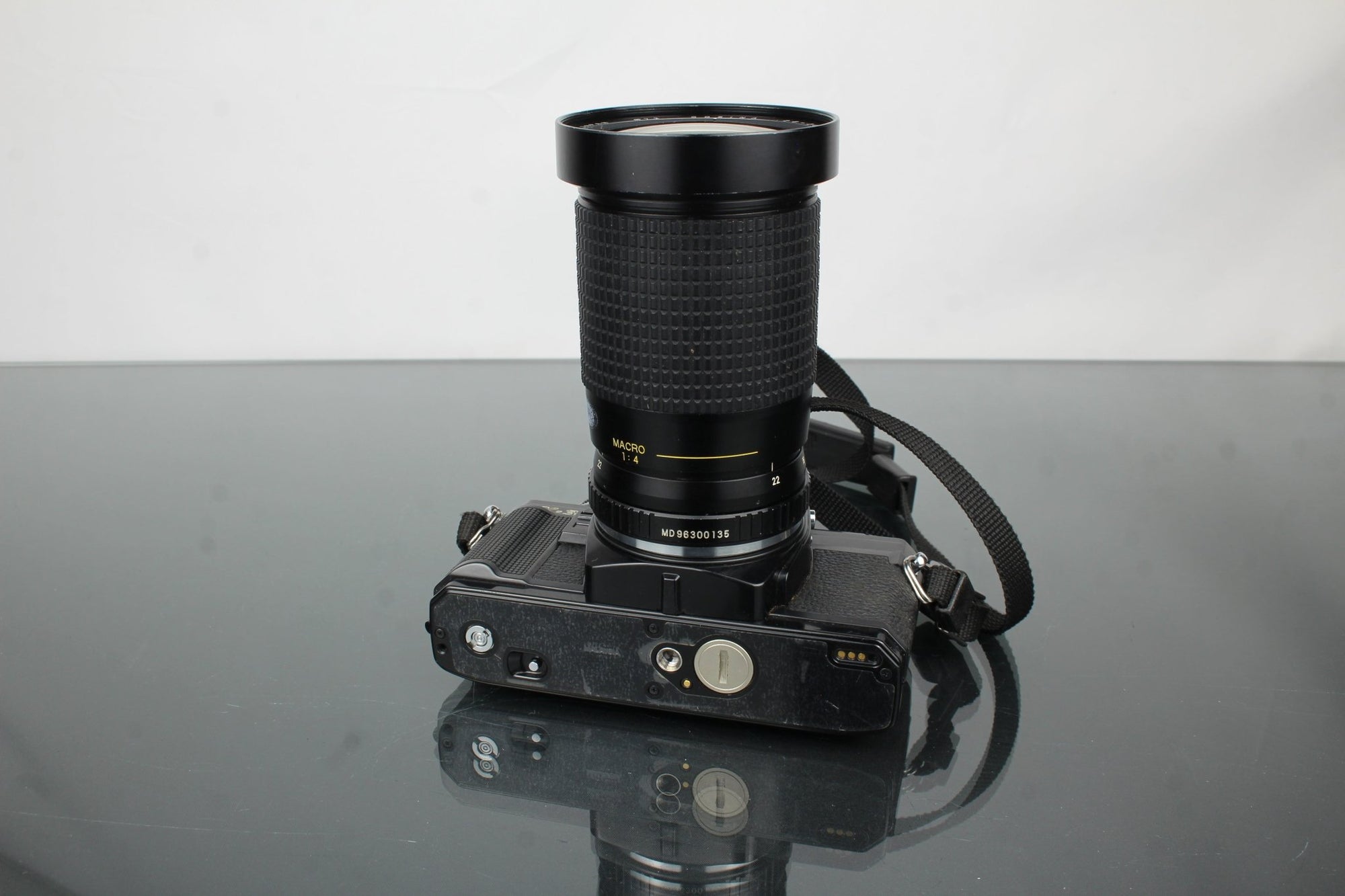 Minolta X - 300 + Cosina 28 - 200mm 1:3.8 - 5.6 - Dutch|Thrift